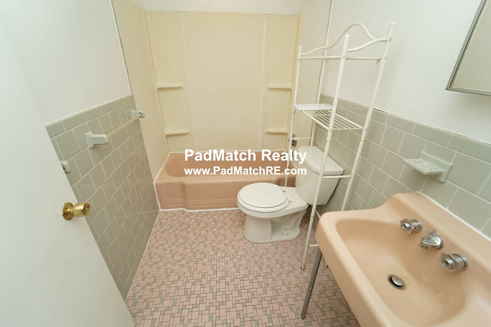 33 Lancaster Ter, Washington Square