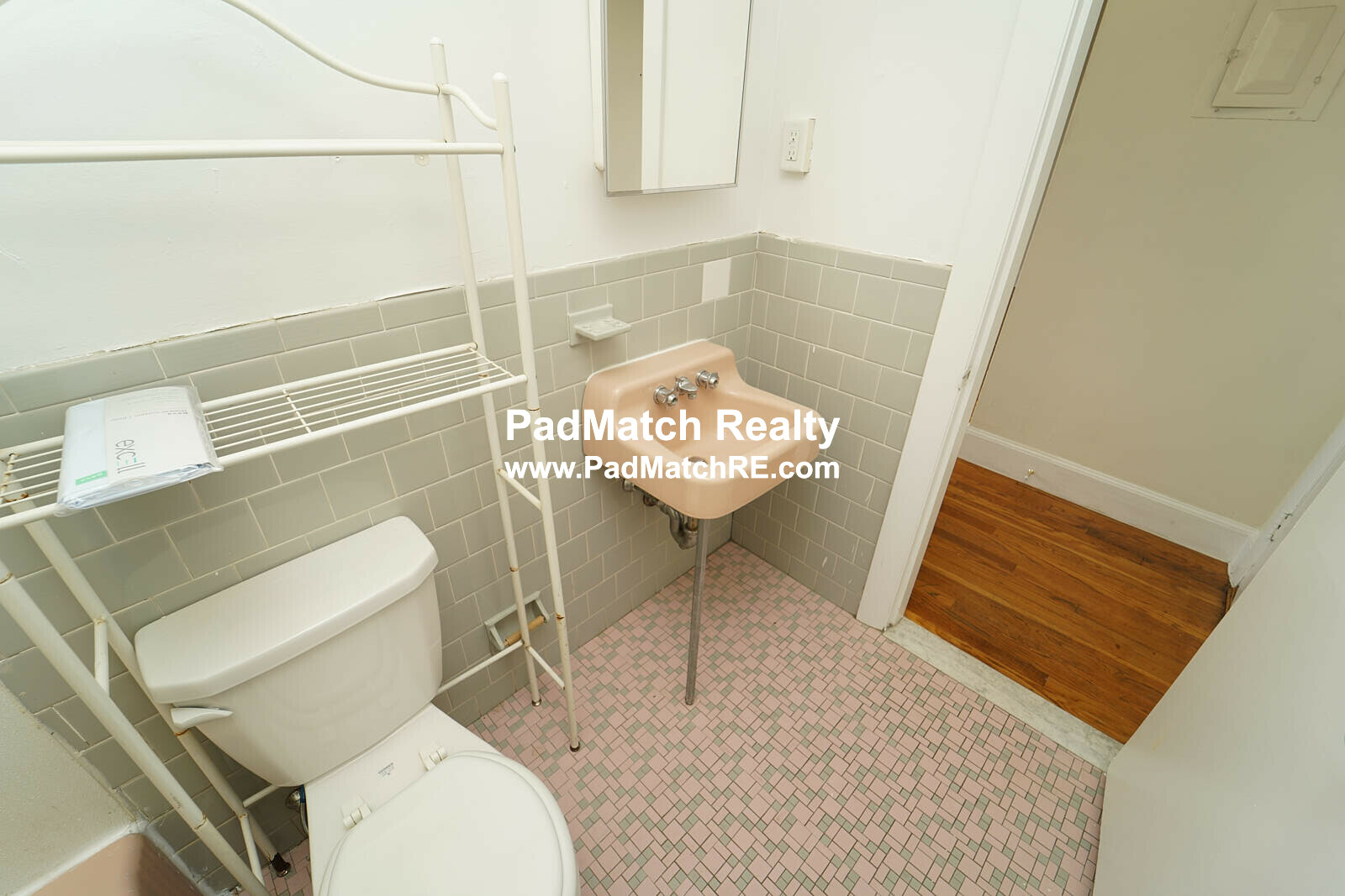 33 Lancaster Ter, Washington Square