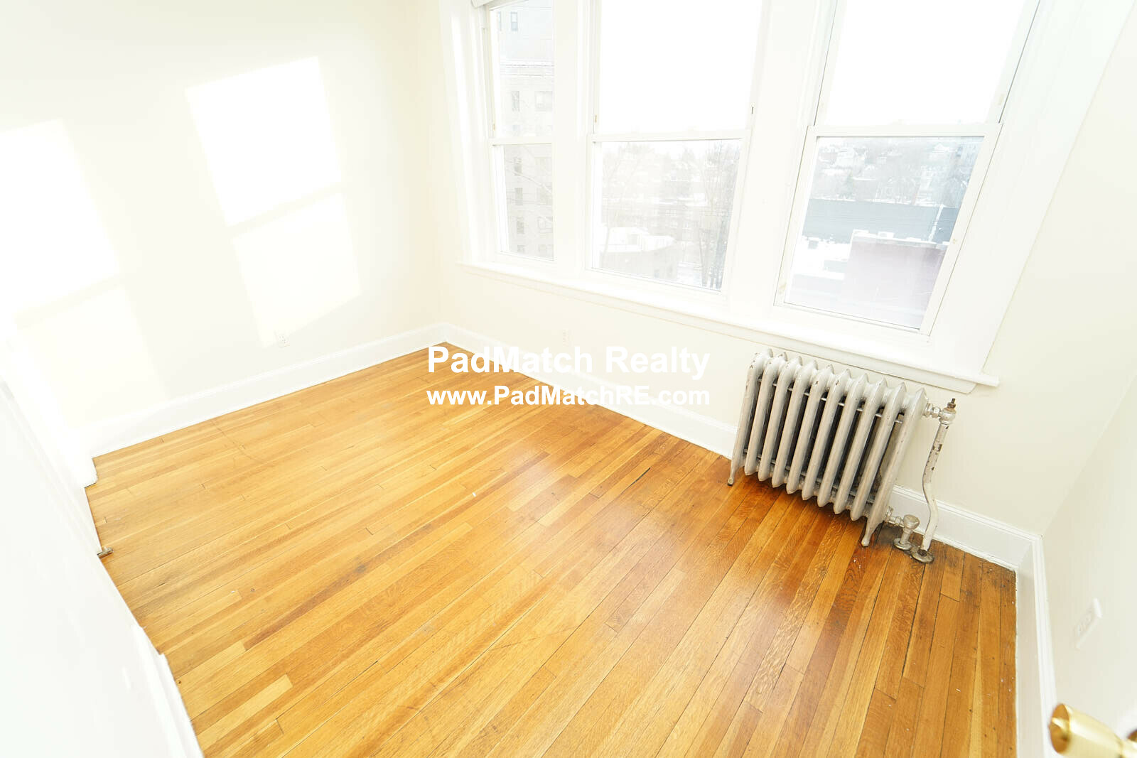 33 Lancaster Ter, Washington Square