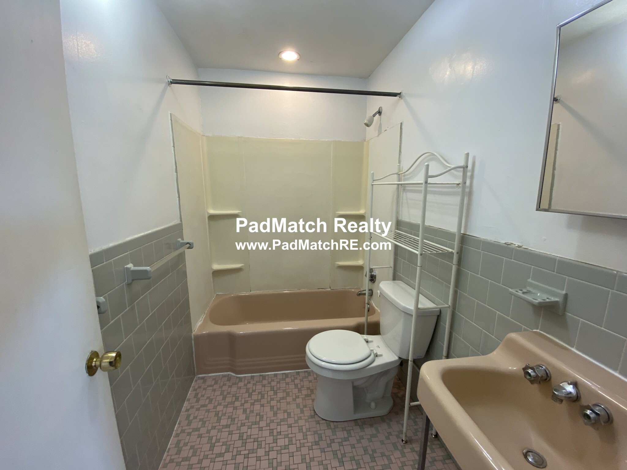 33 Lancaster Ter, Washington Square