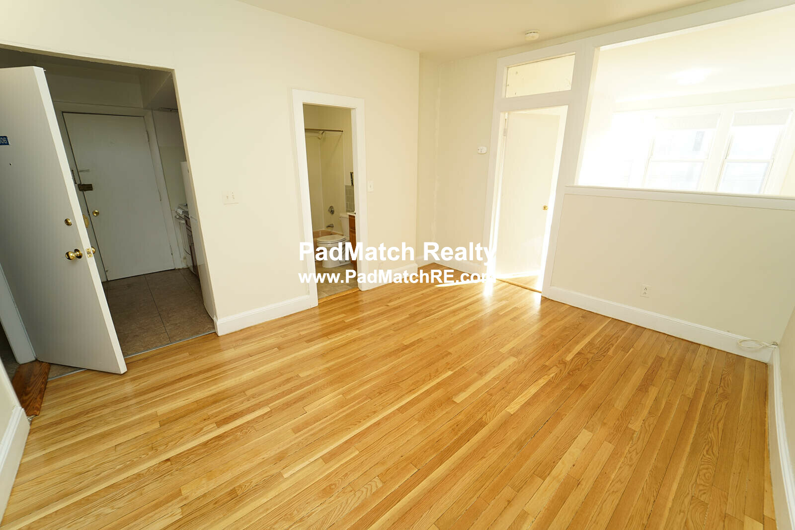 33 Lancaster Ter, Washington Square