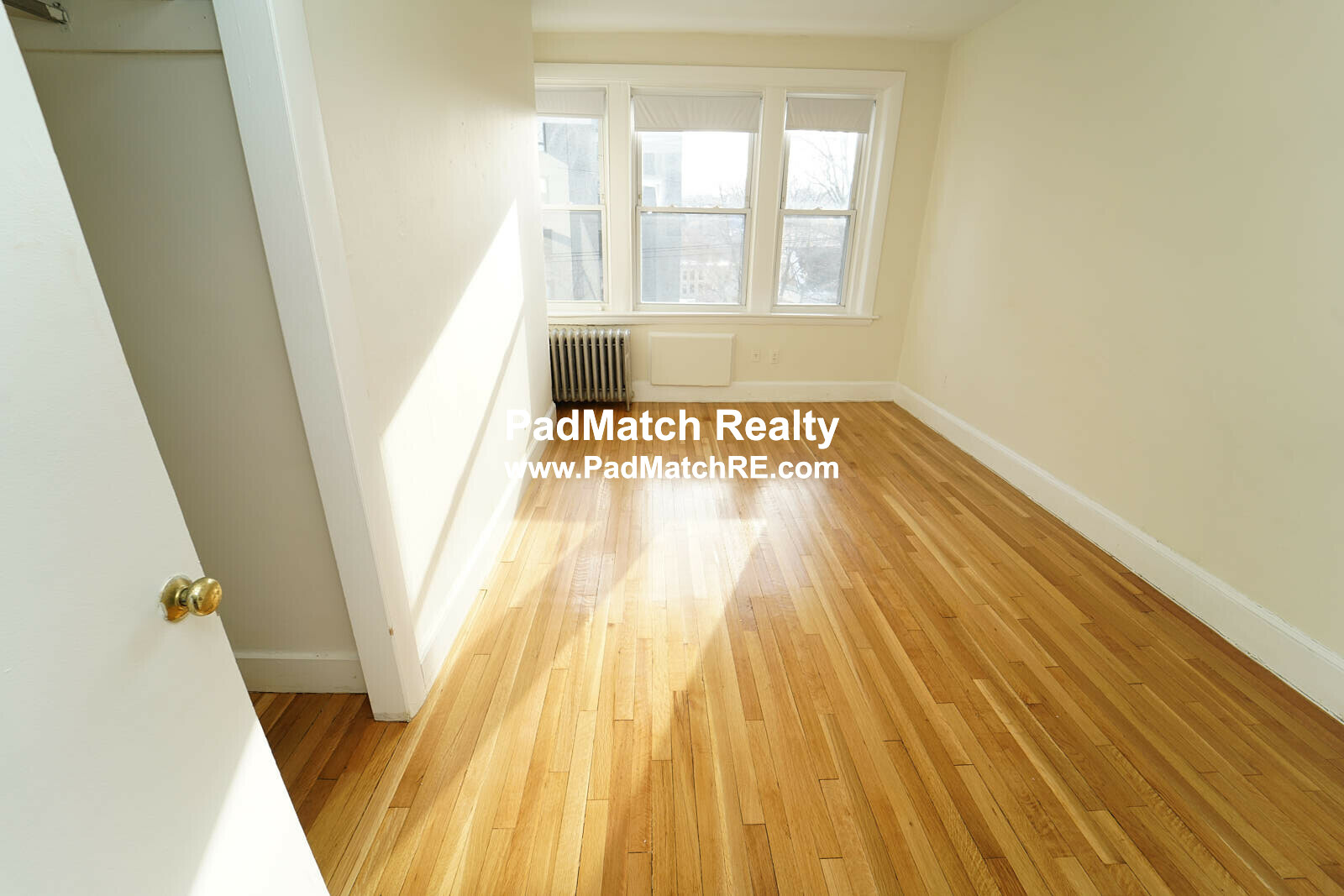 33 Lancaster Ter, Washington Square