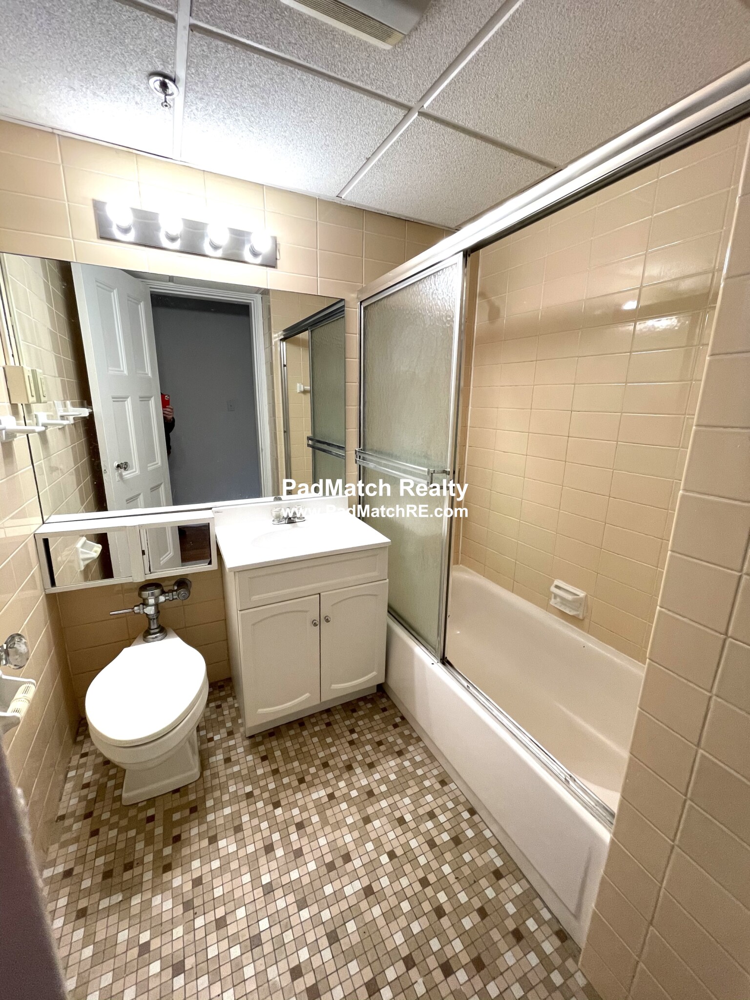62 Boylston St, Bay Village