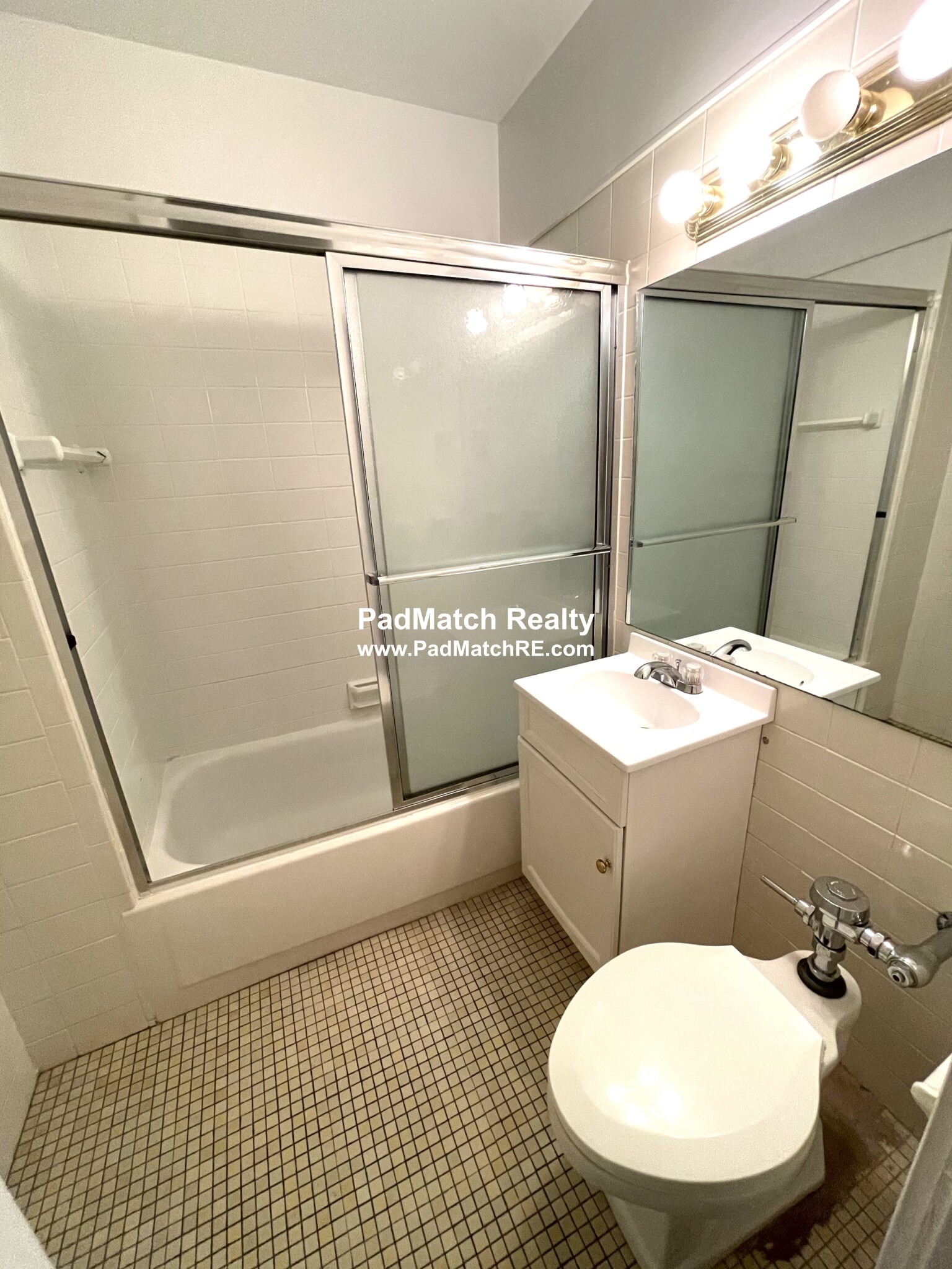 62 Boylston St, Downtown