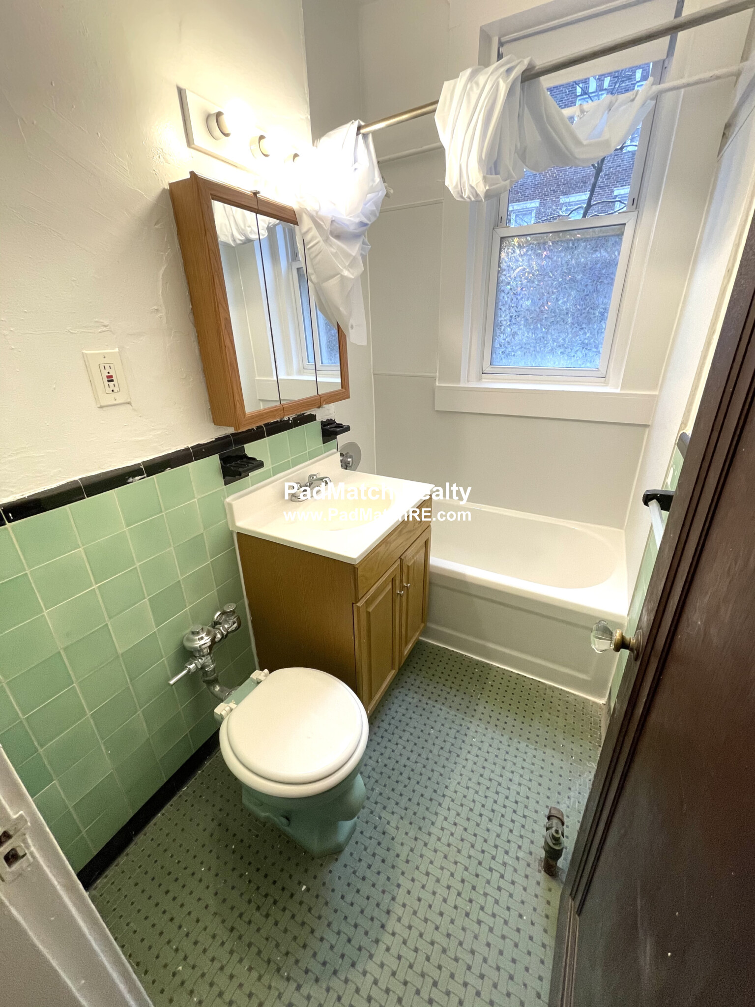 70 Chiswick Rd, Brighton