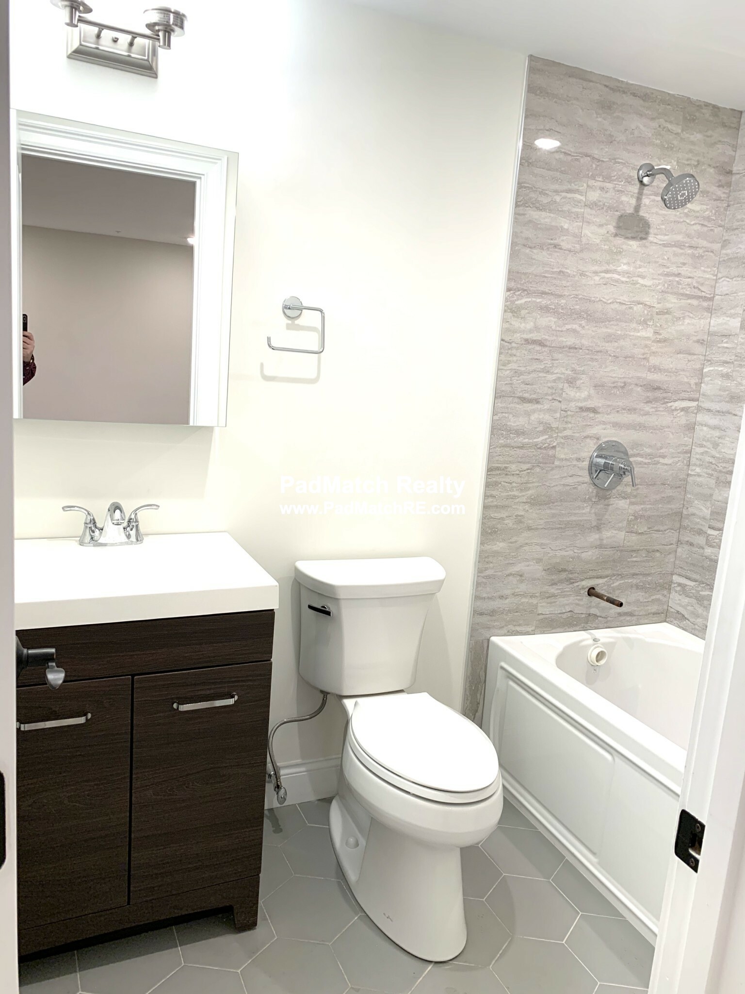 2017 Commonwealth Ave, Brighton