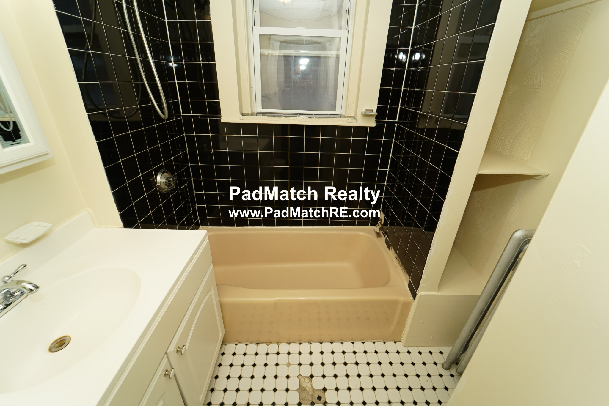 2 bed, 1 bath apartment for rent at 10 Lothian Rd Unit 1, Brighton — photo 12 of 15