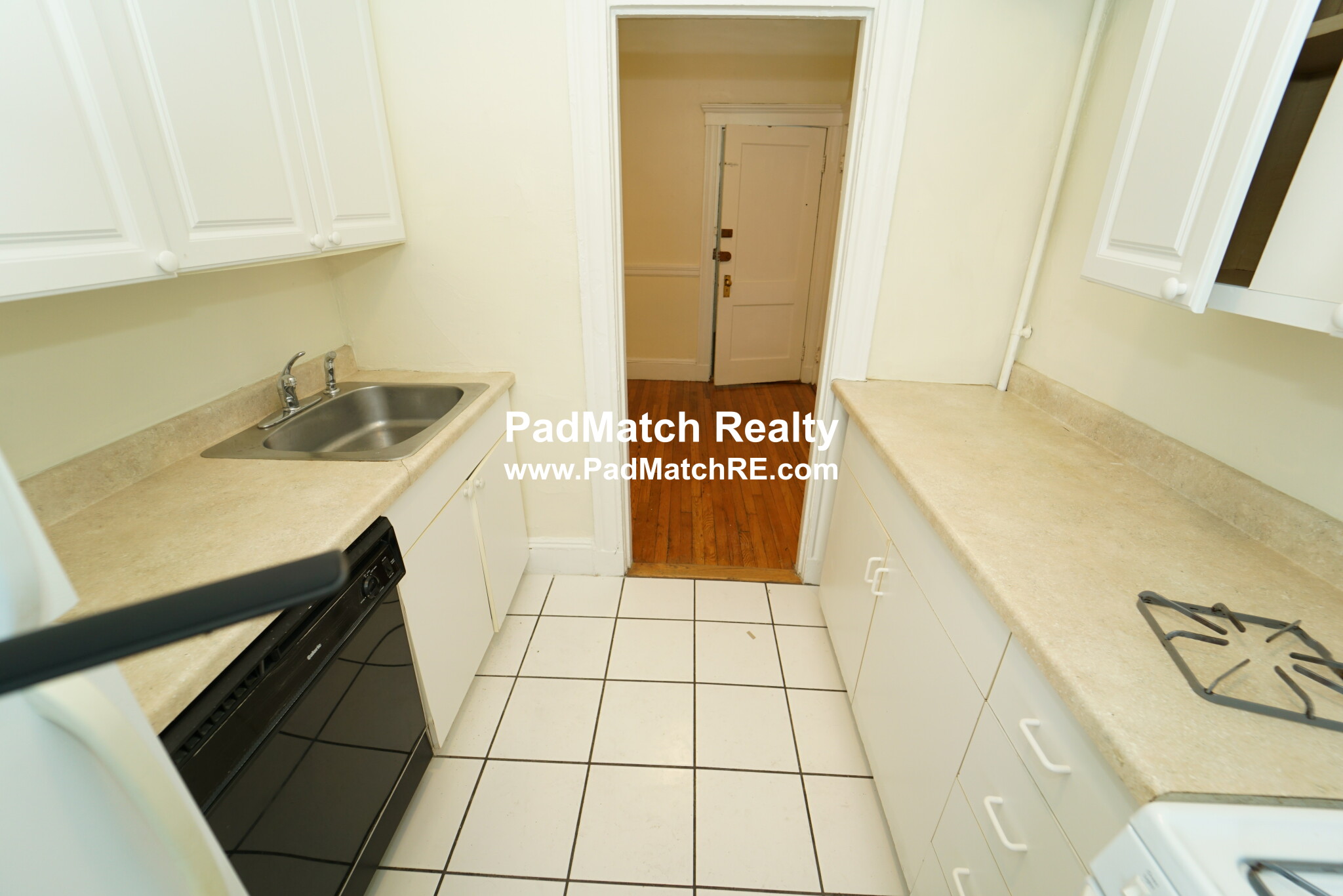1 split bed, 1 bath apartment for rent at 10 Lothian Rd Unit 2, Brighton — photo 5 of 16