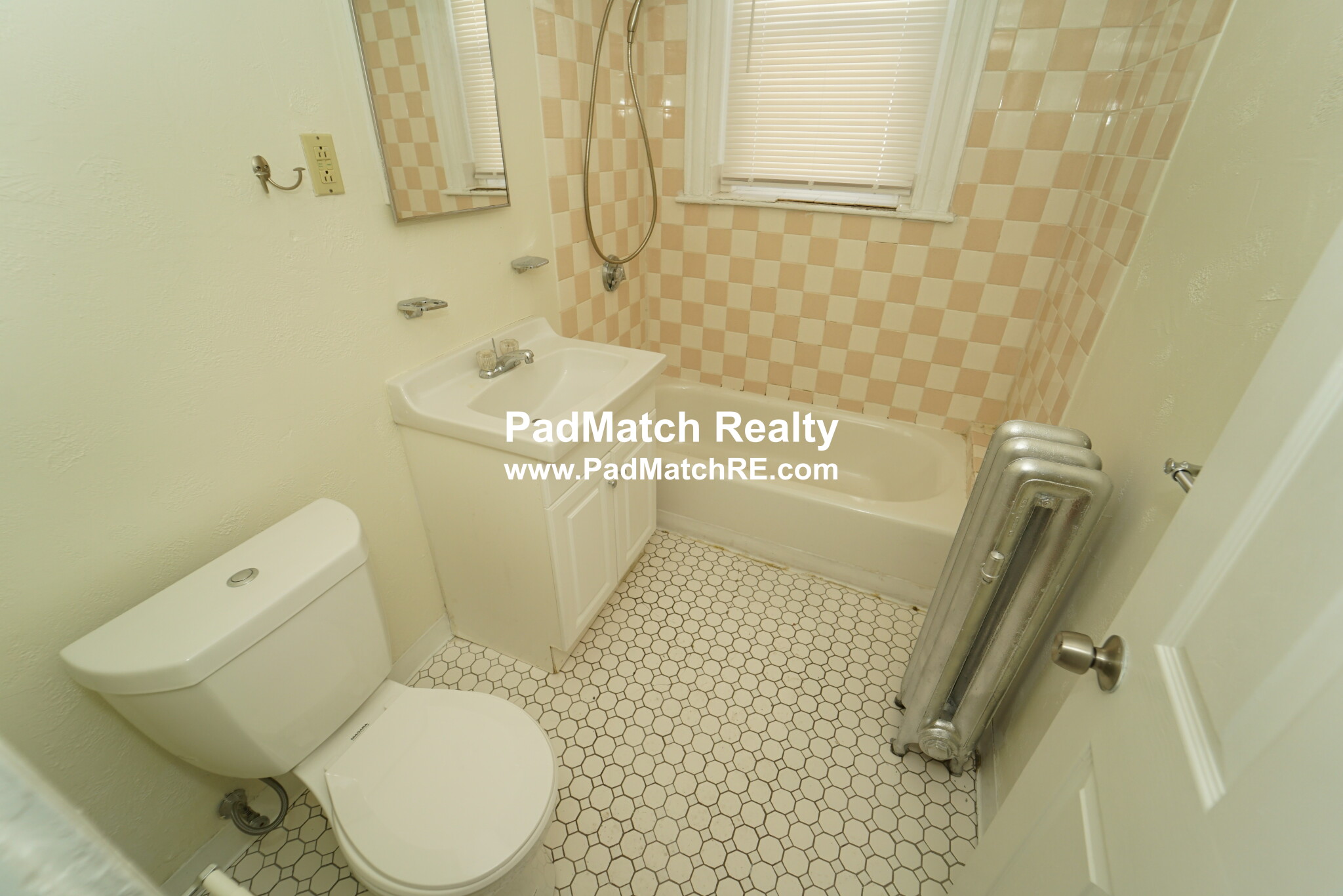 1 split bed, 1 bath apartment for rent at 10 Lothian Rd Unit 2, Brighton — photo 10 of 16