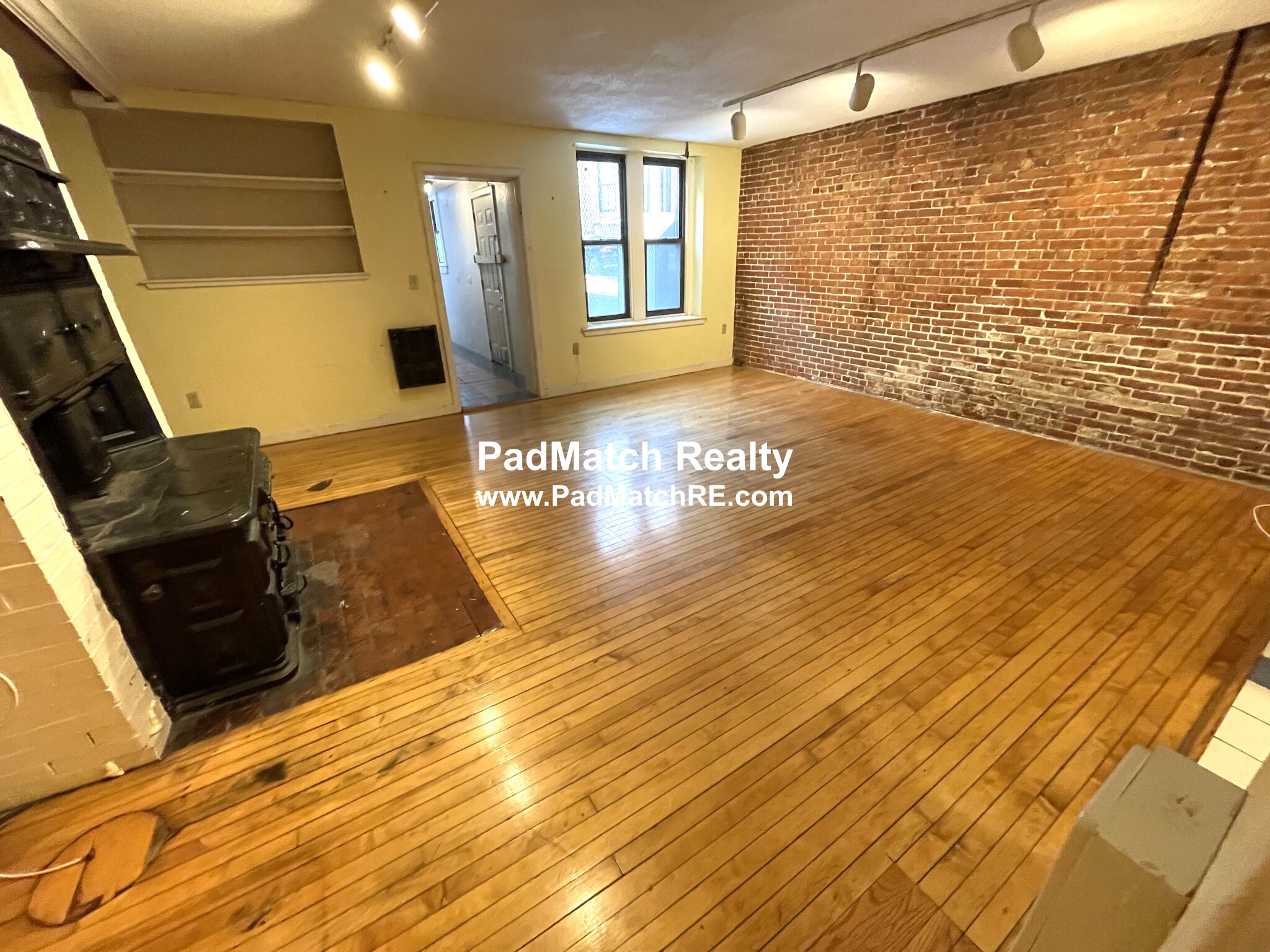 2 bed, 1 bath apartment for rent at 87 Marlborough St Unit BR, Back Bay — photo 2 of 16