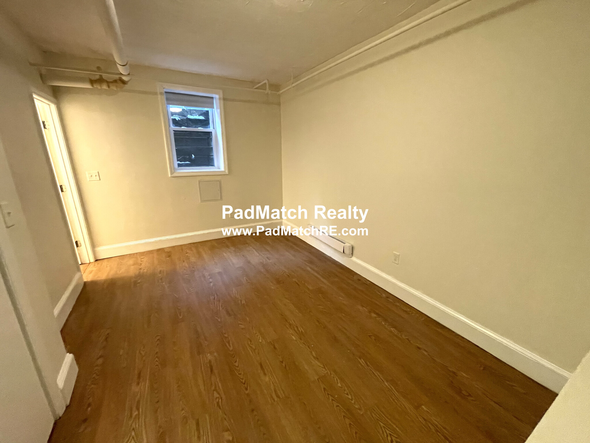 33 Lancaster Ter, Washington Square