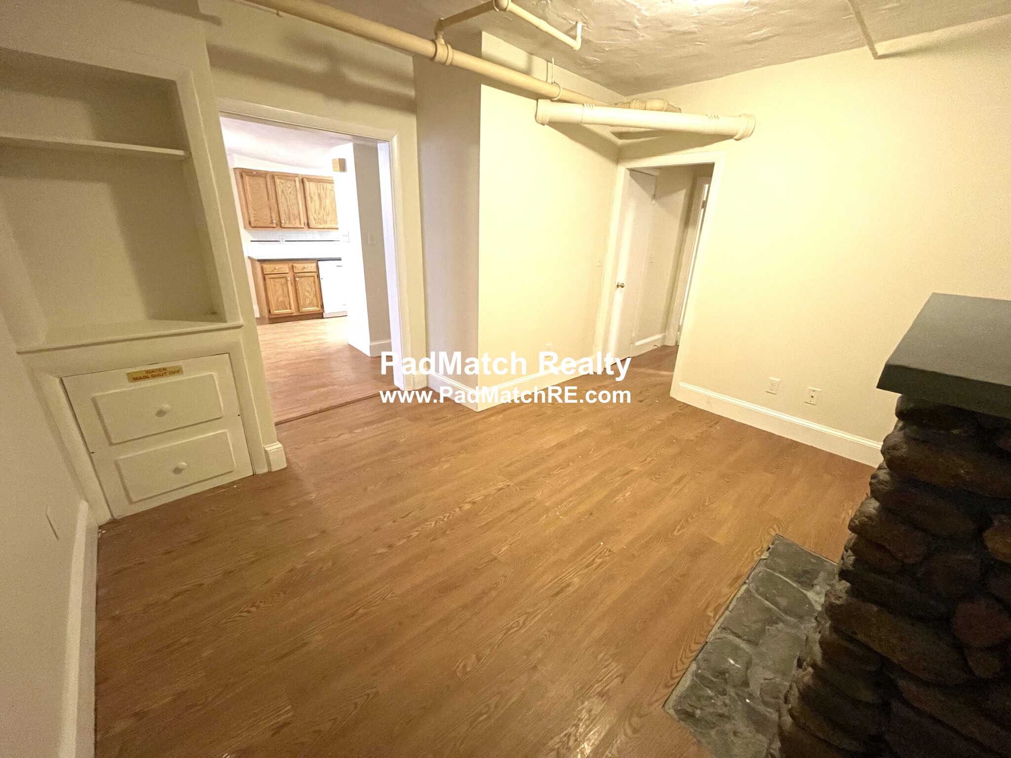 33 Lancaster Ter, Washington Square