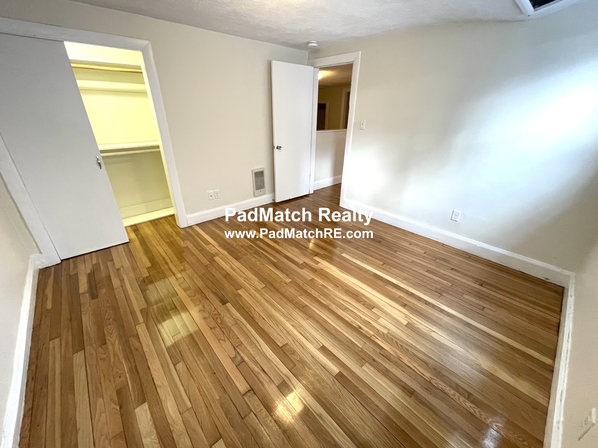 33 Lancaster Ter, Washington Square