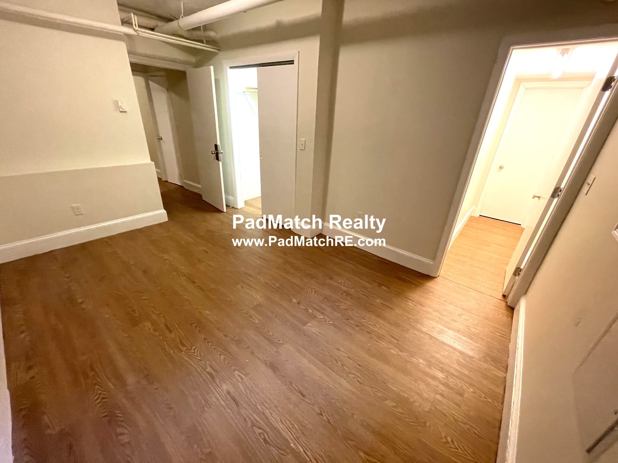 33 Lancaster Ter, Washington Square