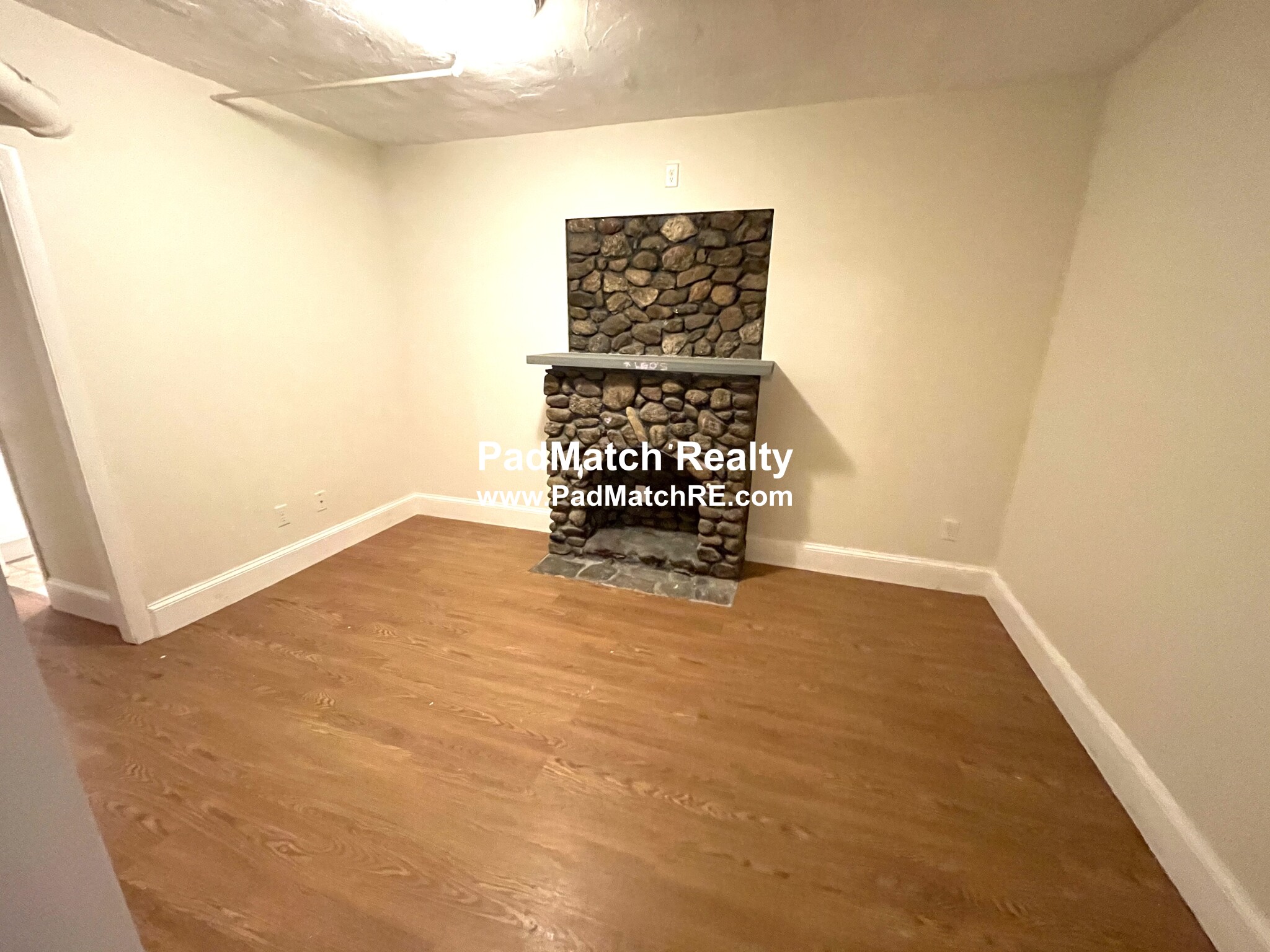 33 Lancaster Ter, Washington Square