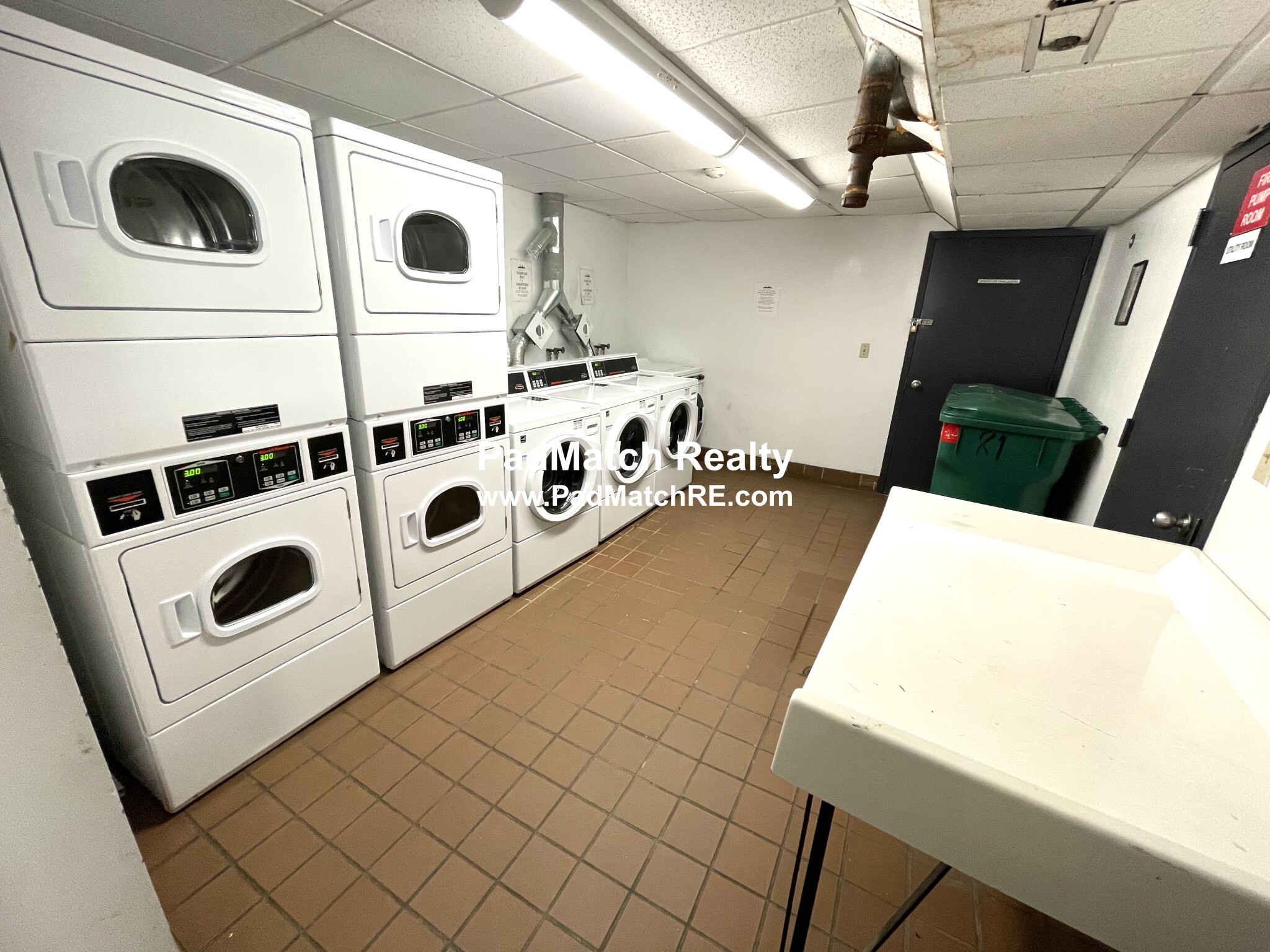 81 Essex St, Chinatown