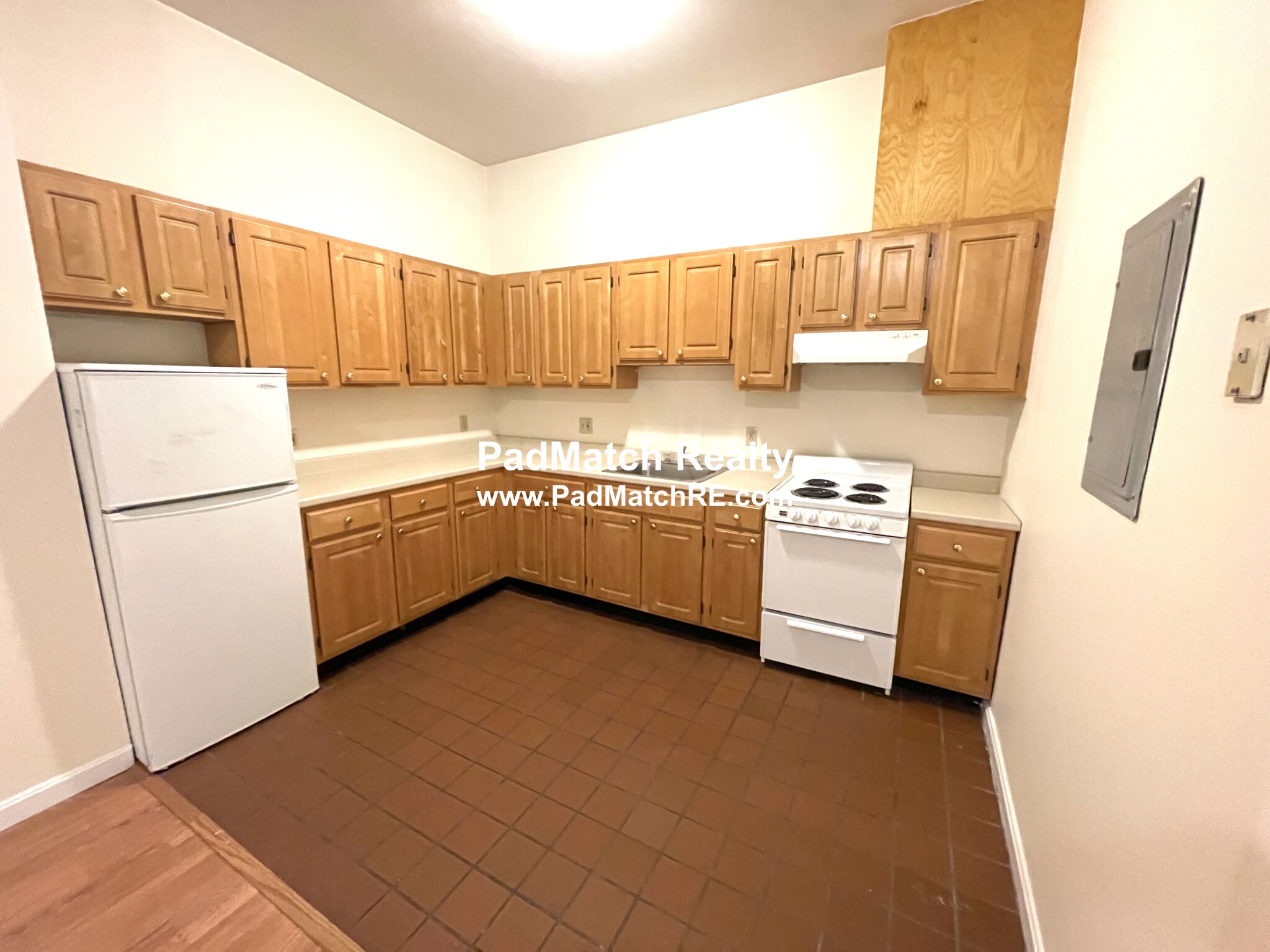 Photo 3 of 81 Essex St. Unit 22