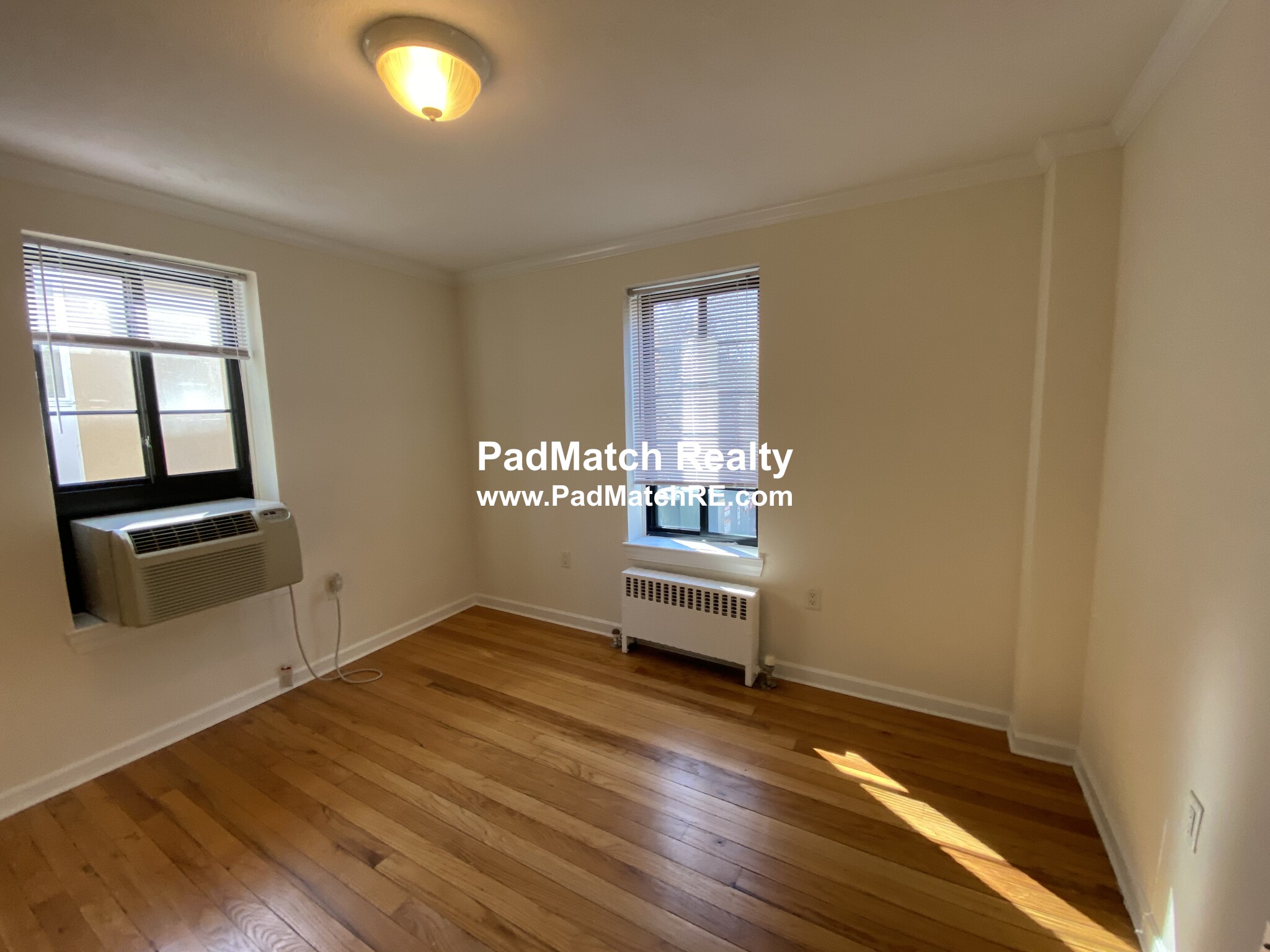 60 Brattle St, Harvard Square