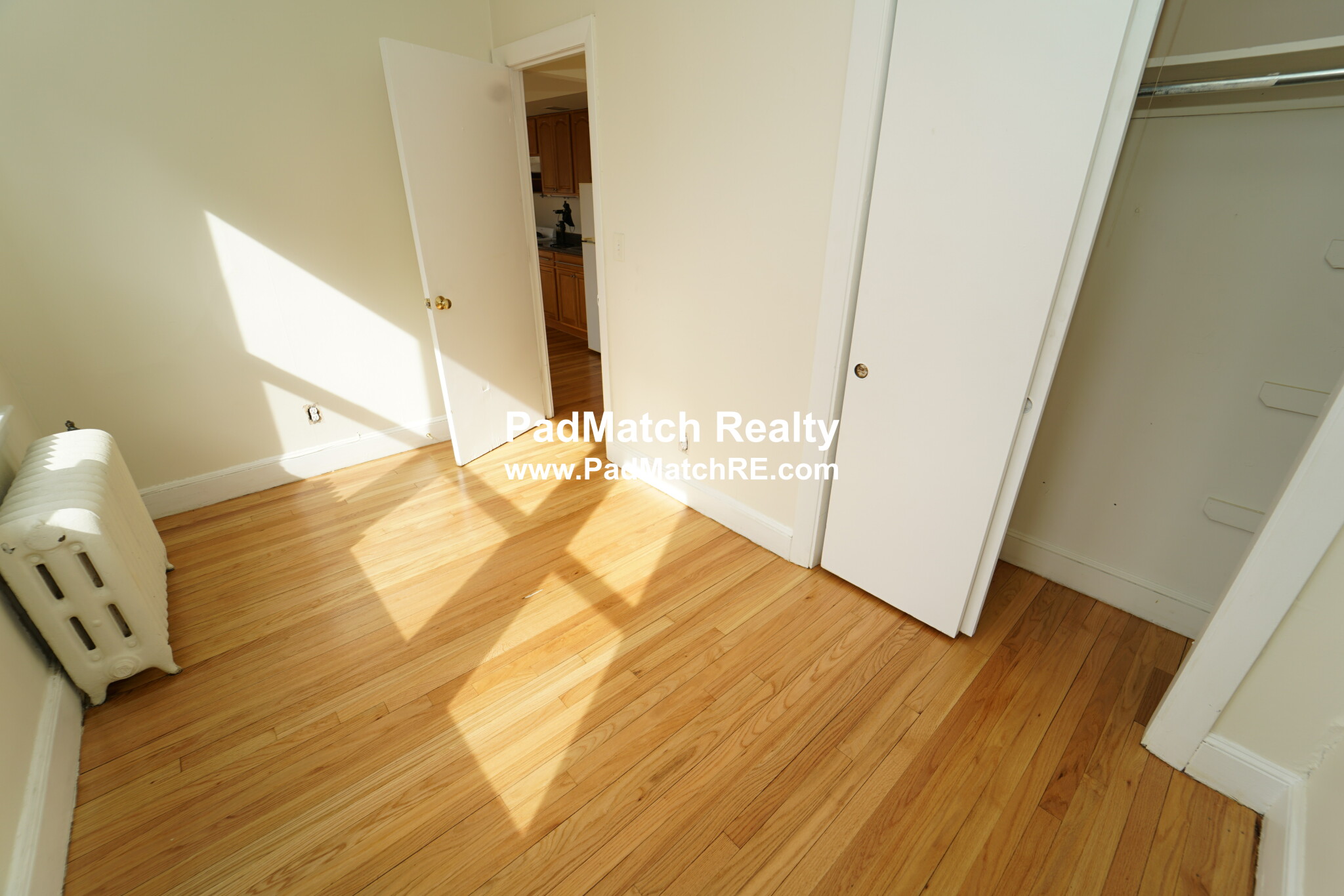 33 Lancaster Ter, Washington Square