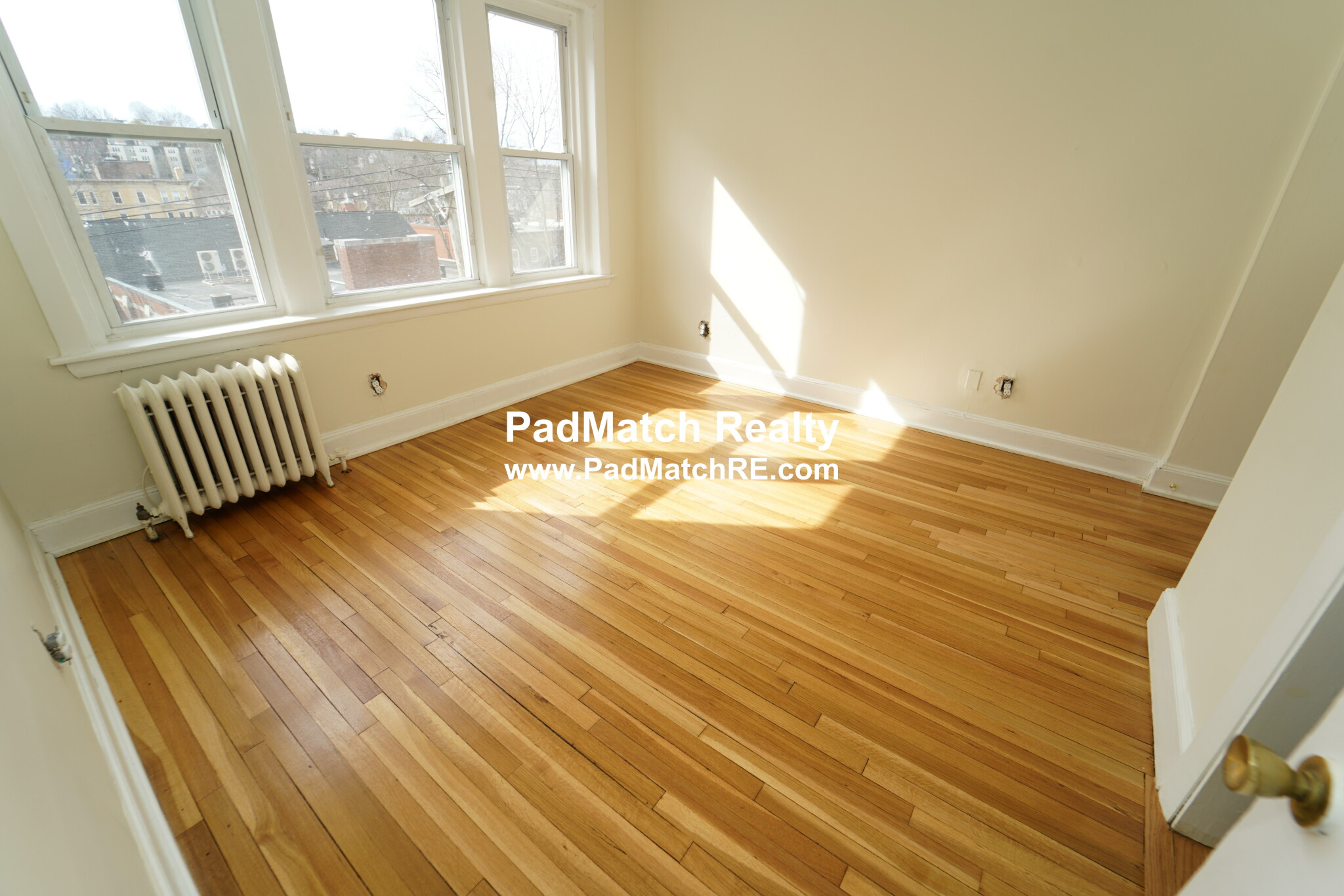 33 Lancaster Ter, Washington Square