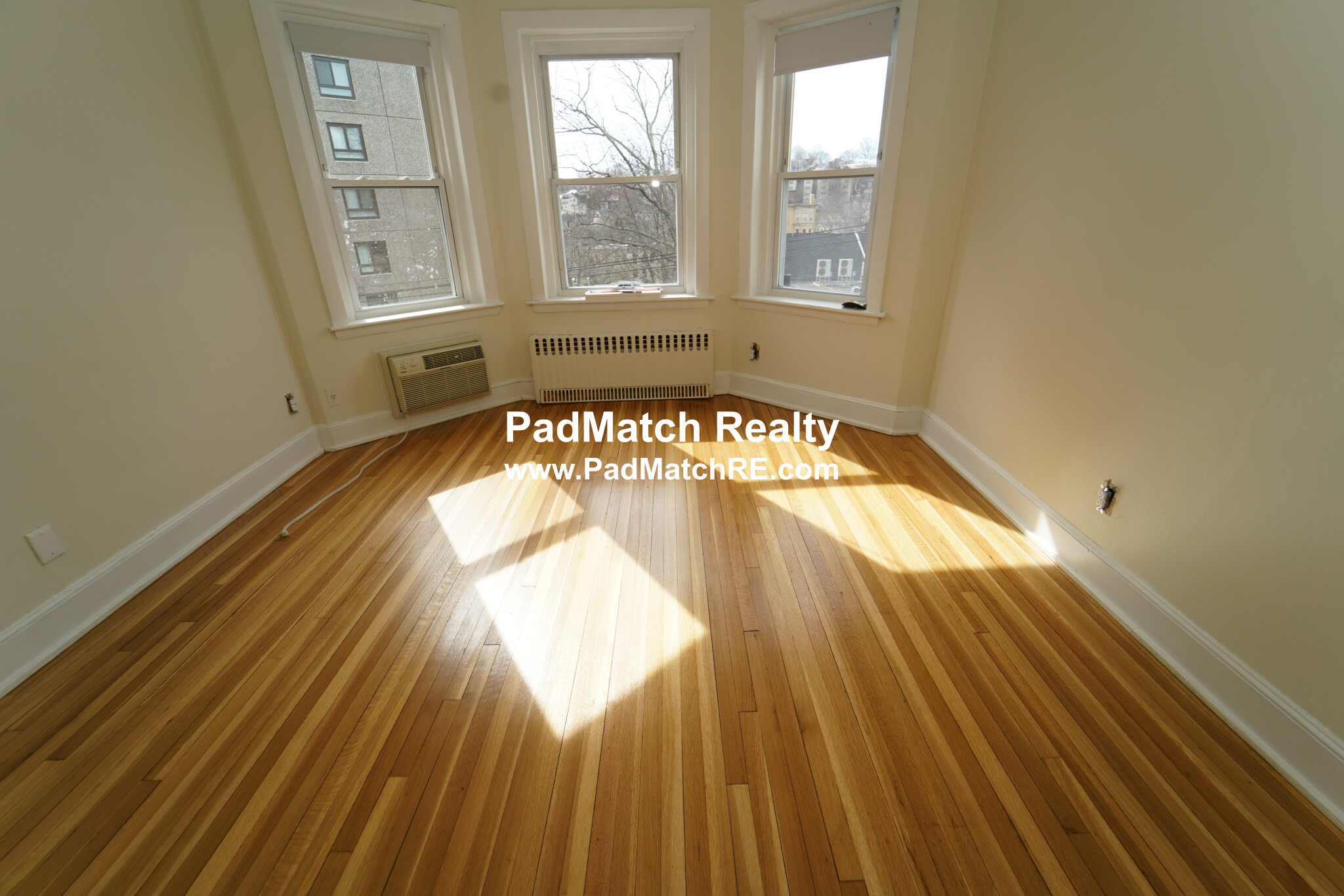 33 Lancaster Ter, Washington Square