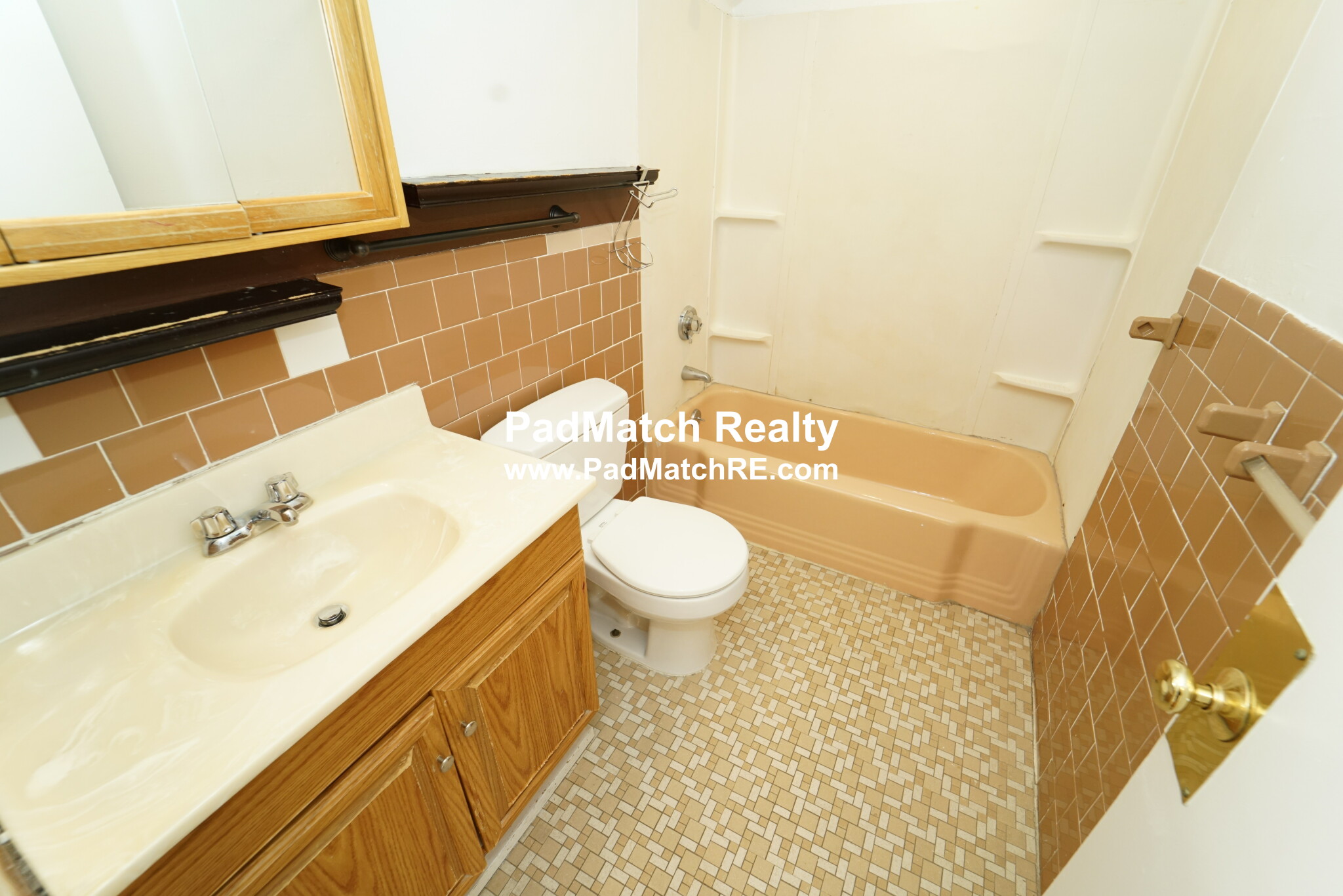 33 Lancaster Ter, Washington Square