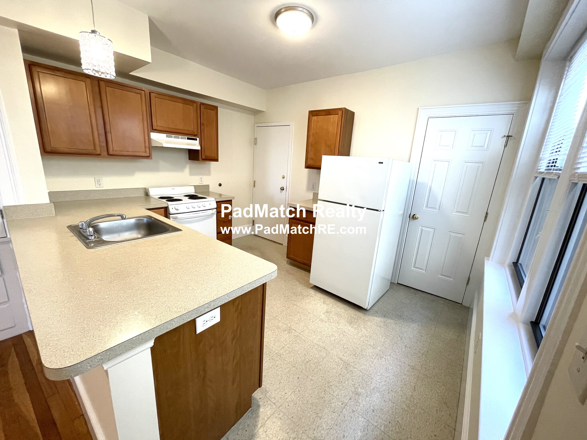 885 Massachusetts Ave, Mid Cambridge