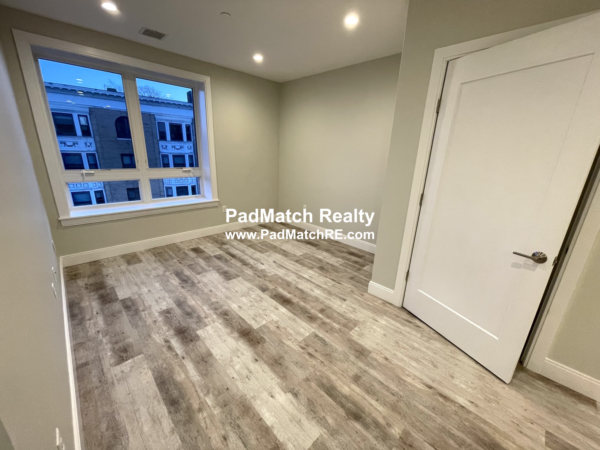 1457 Tremont St, Mission Hill