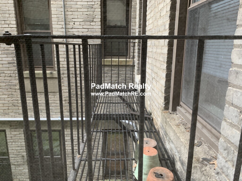 360 Riverway, Mission Hill