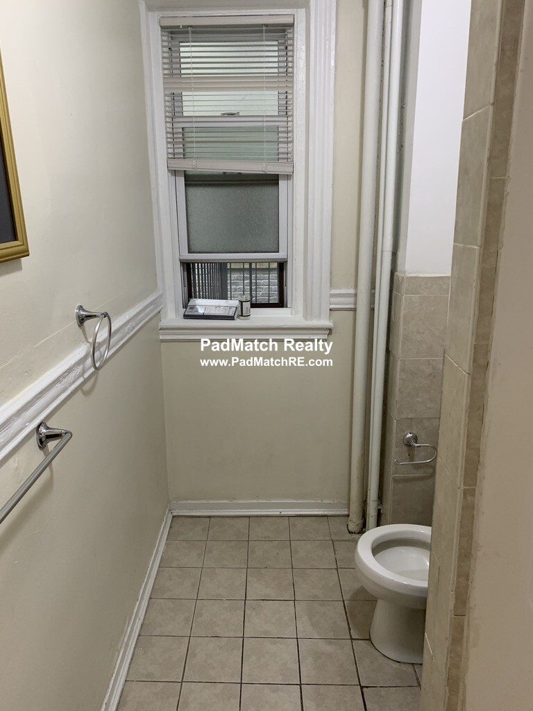 360 Riverway, Mission Hill