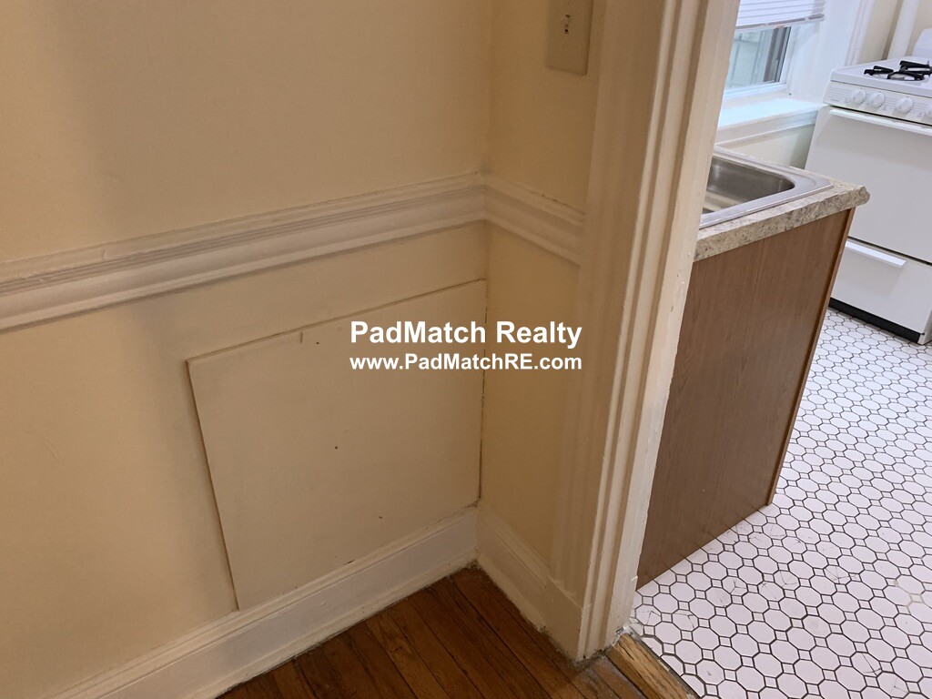 360 Riverway, Mission Hill