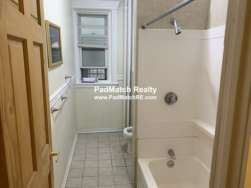 360 Riverway, Mission Hill