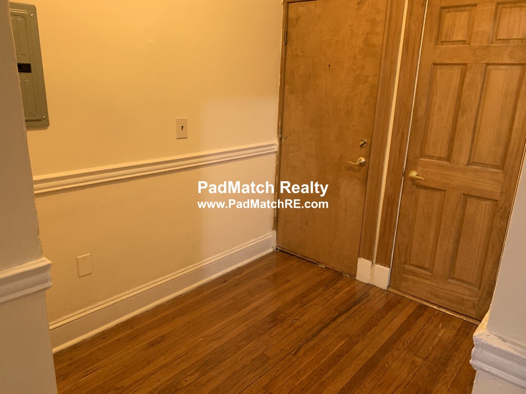 360 Riverway, Mission Hill