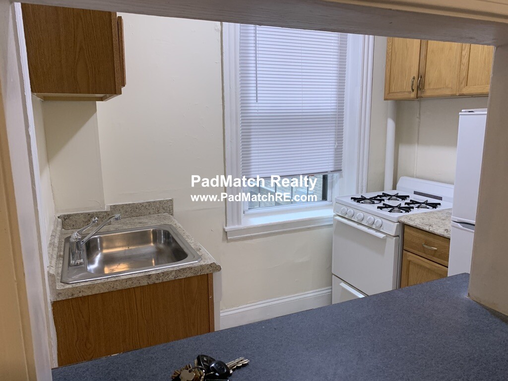 360 Riverway, Mission Hill