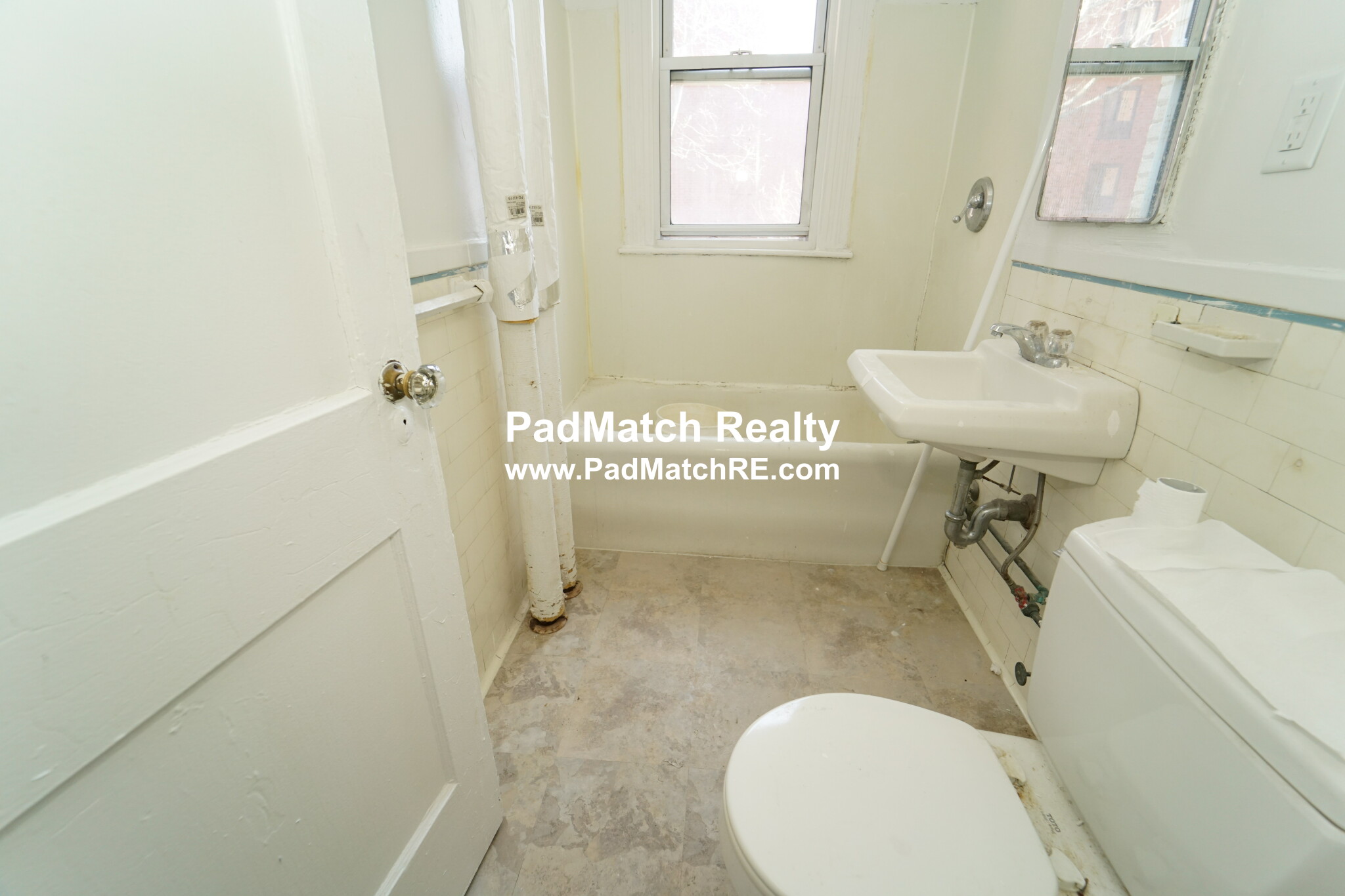 1626 Commonwealth Ave, Brighton