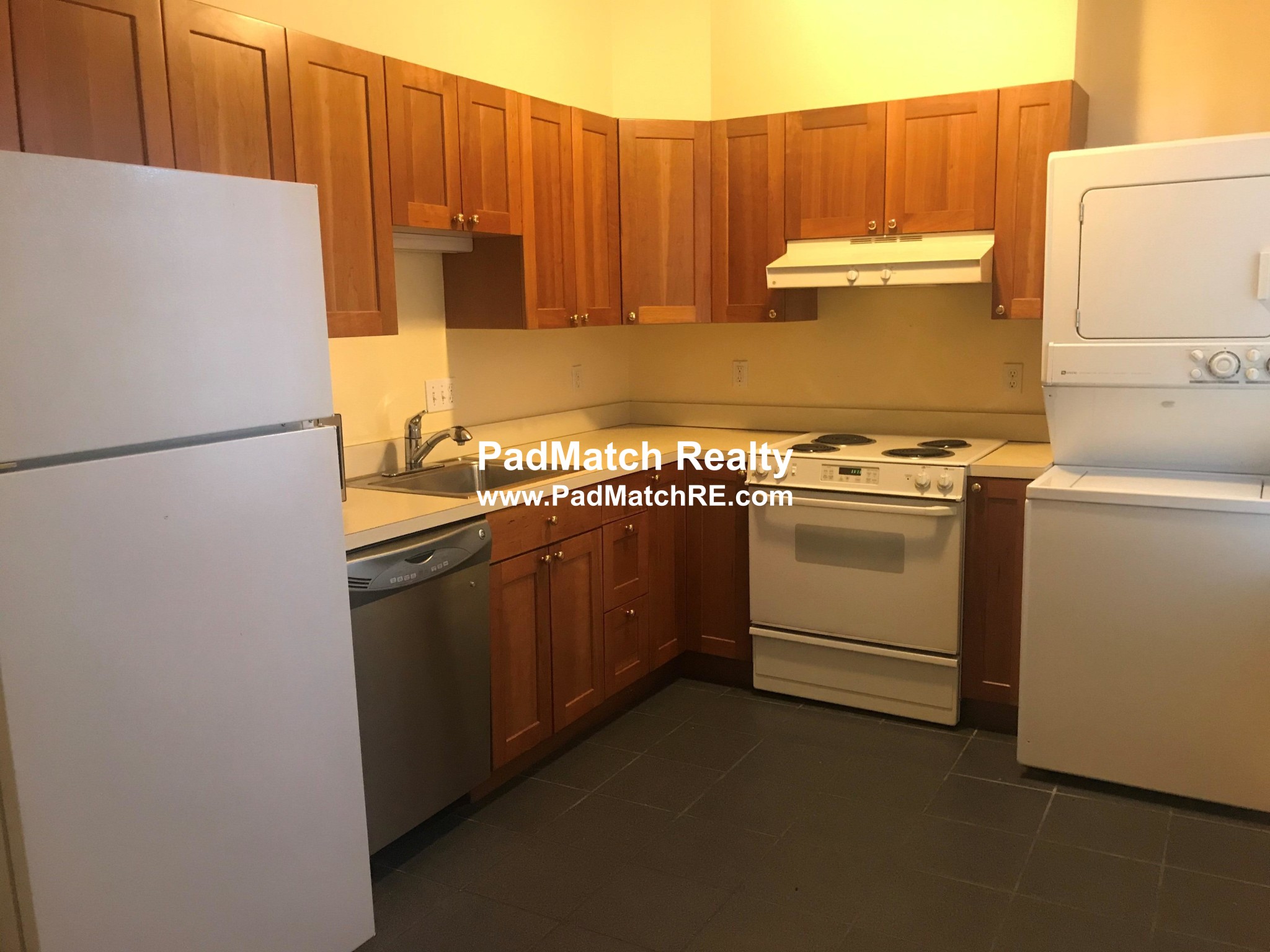 2 bed, 1 bath apartment for rent at 26 Garden St Unit 1, Cambridge — photo 2 of 7
