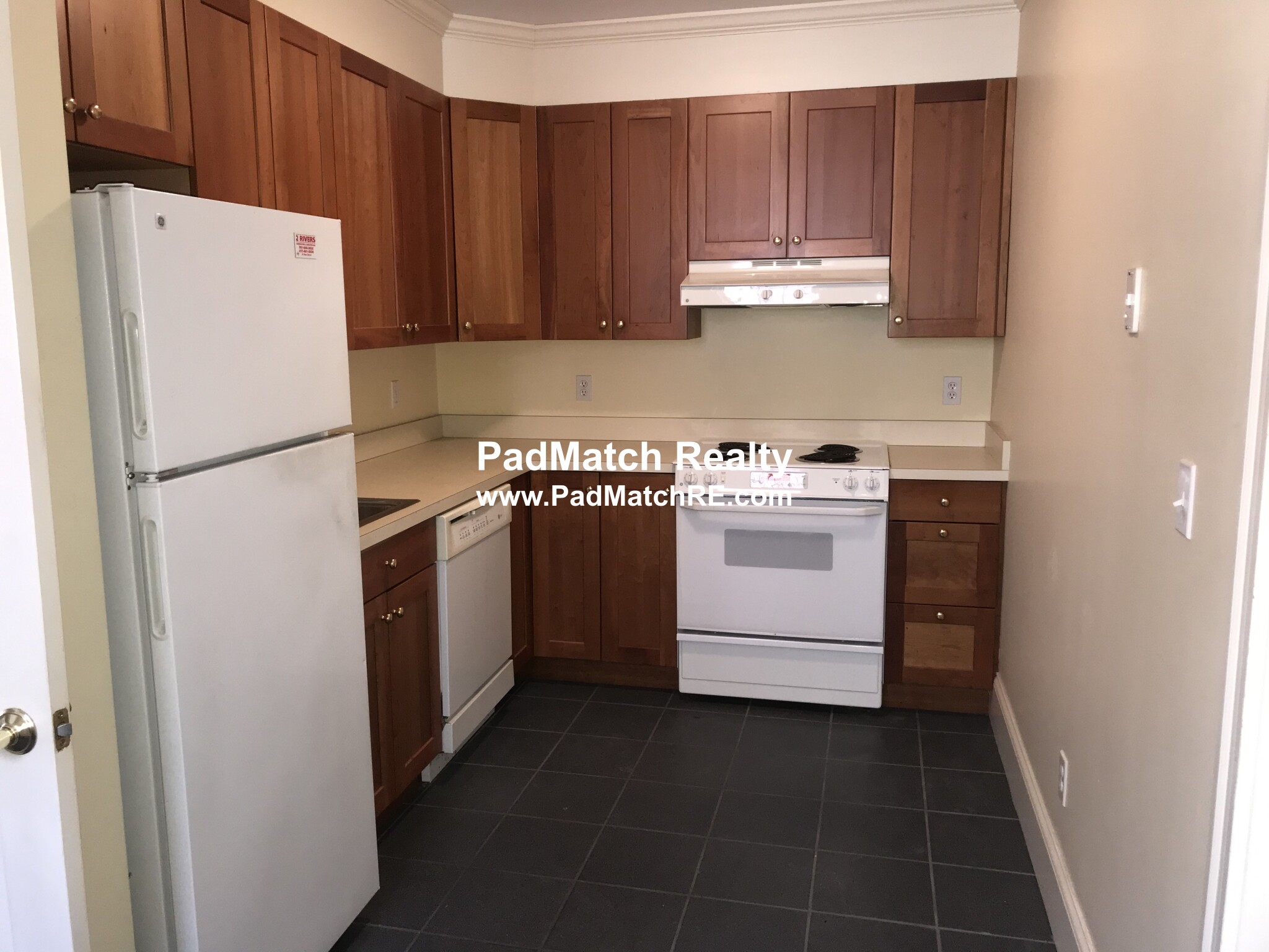 2 bed, 1 bath apartment for rent at 22 Garden St Unit 1, Cambridge — photo 3 of 11