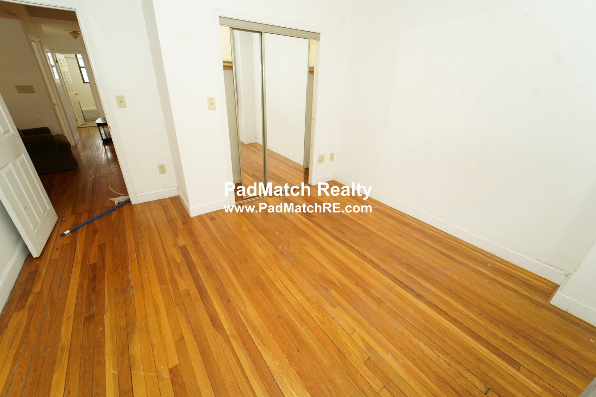 Photo 5 of 19 Egremont Rd. Unit 1