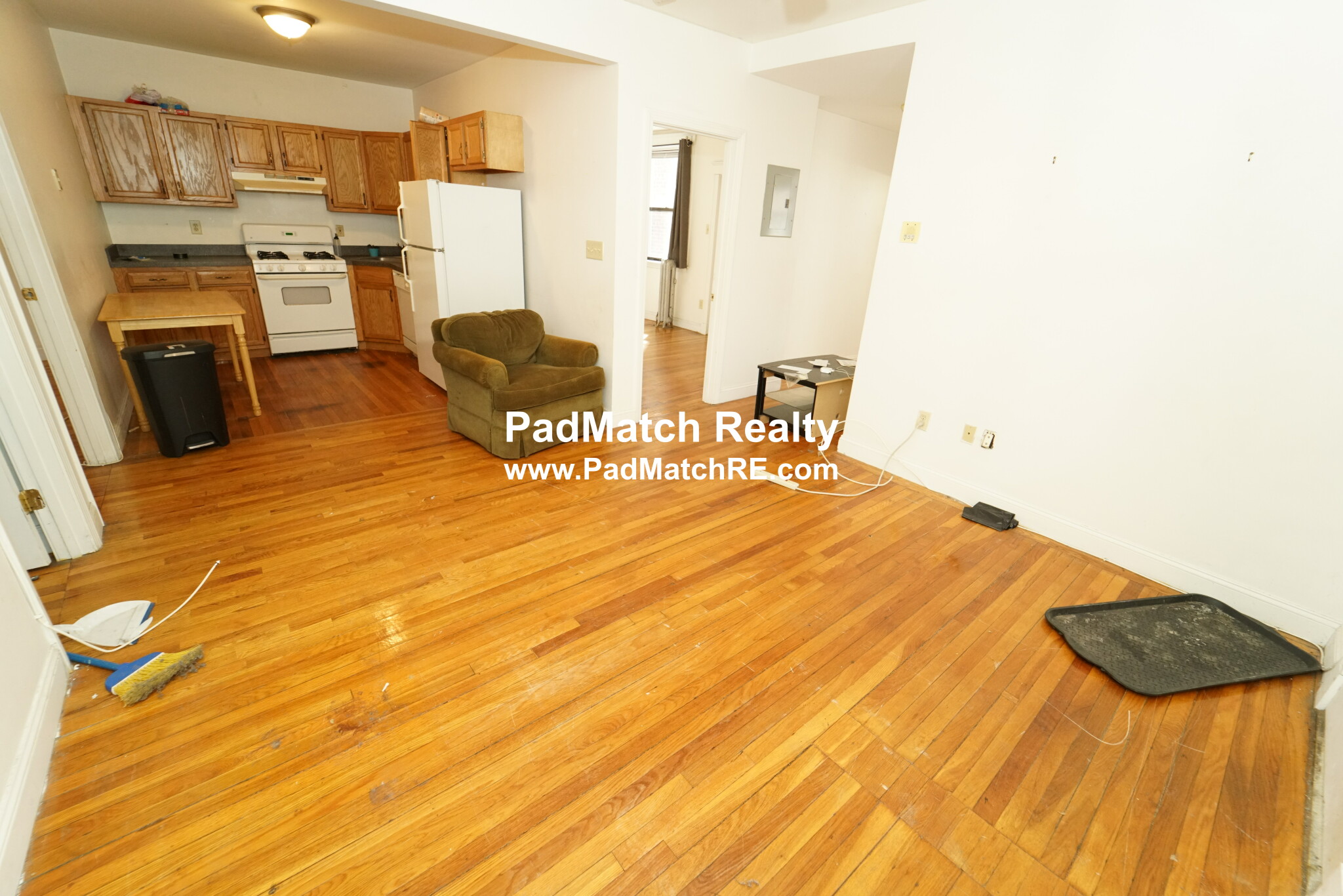 Photo 3 of 19 Egremont Rd. Unit 1