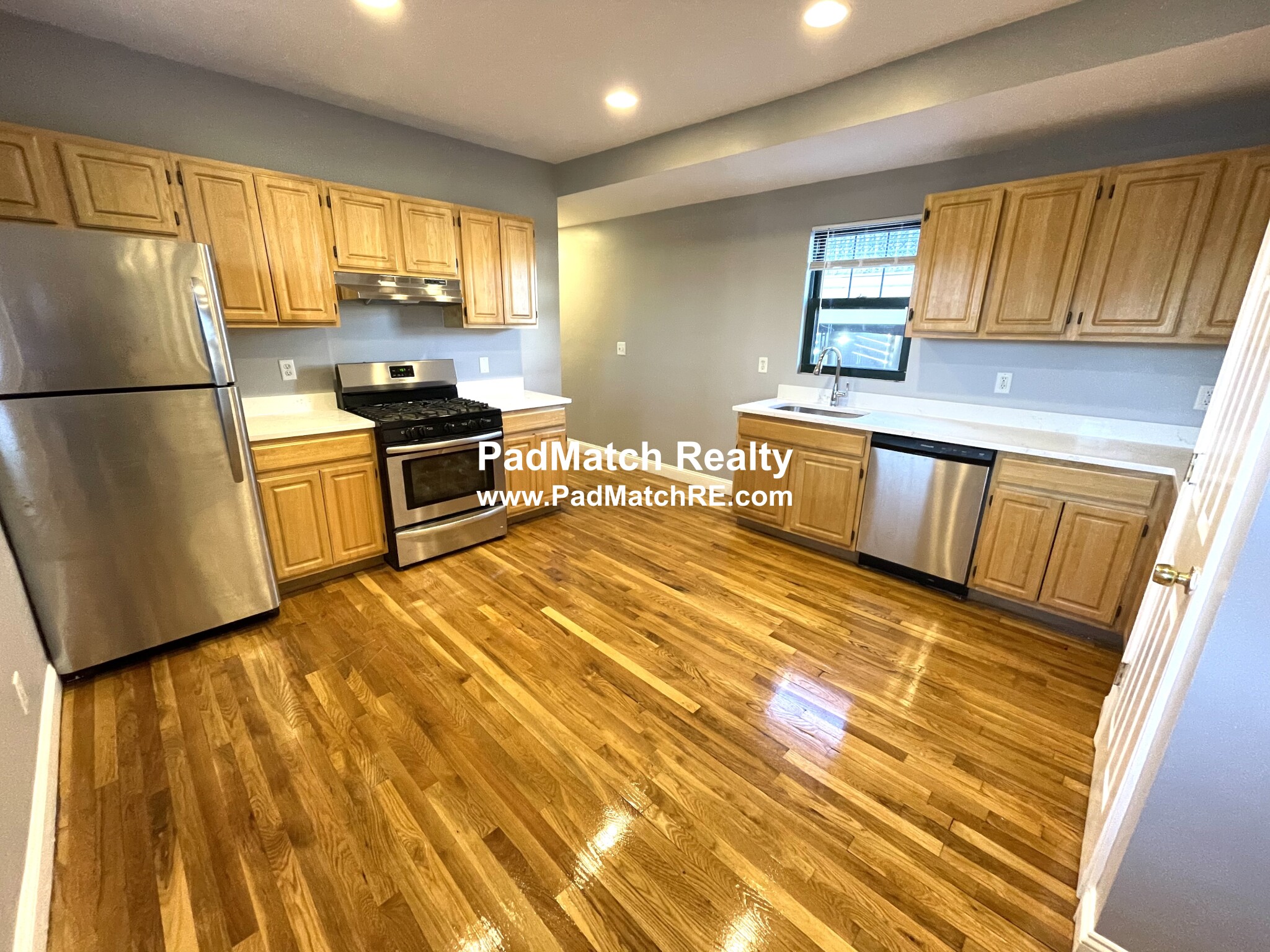 3 bed, 1 bath apartment for rent at 573 Dorchester Ave Unit 2, South Boston — photo 4 of 17