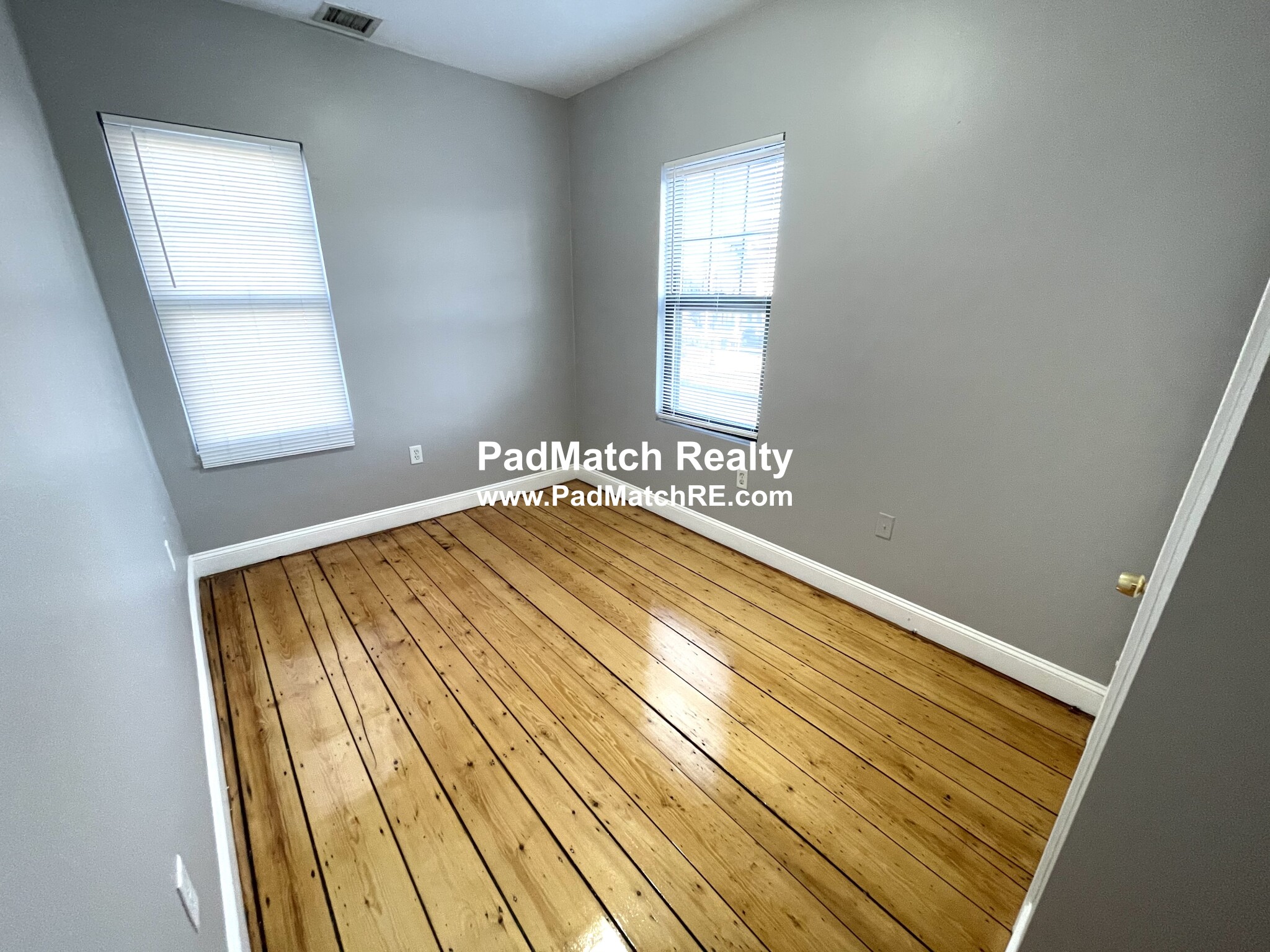 3 bed, 1 bath apartment for rent at 573 Dorchester Ave Unit 2, South Boston — photo 10 of 17