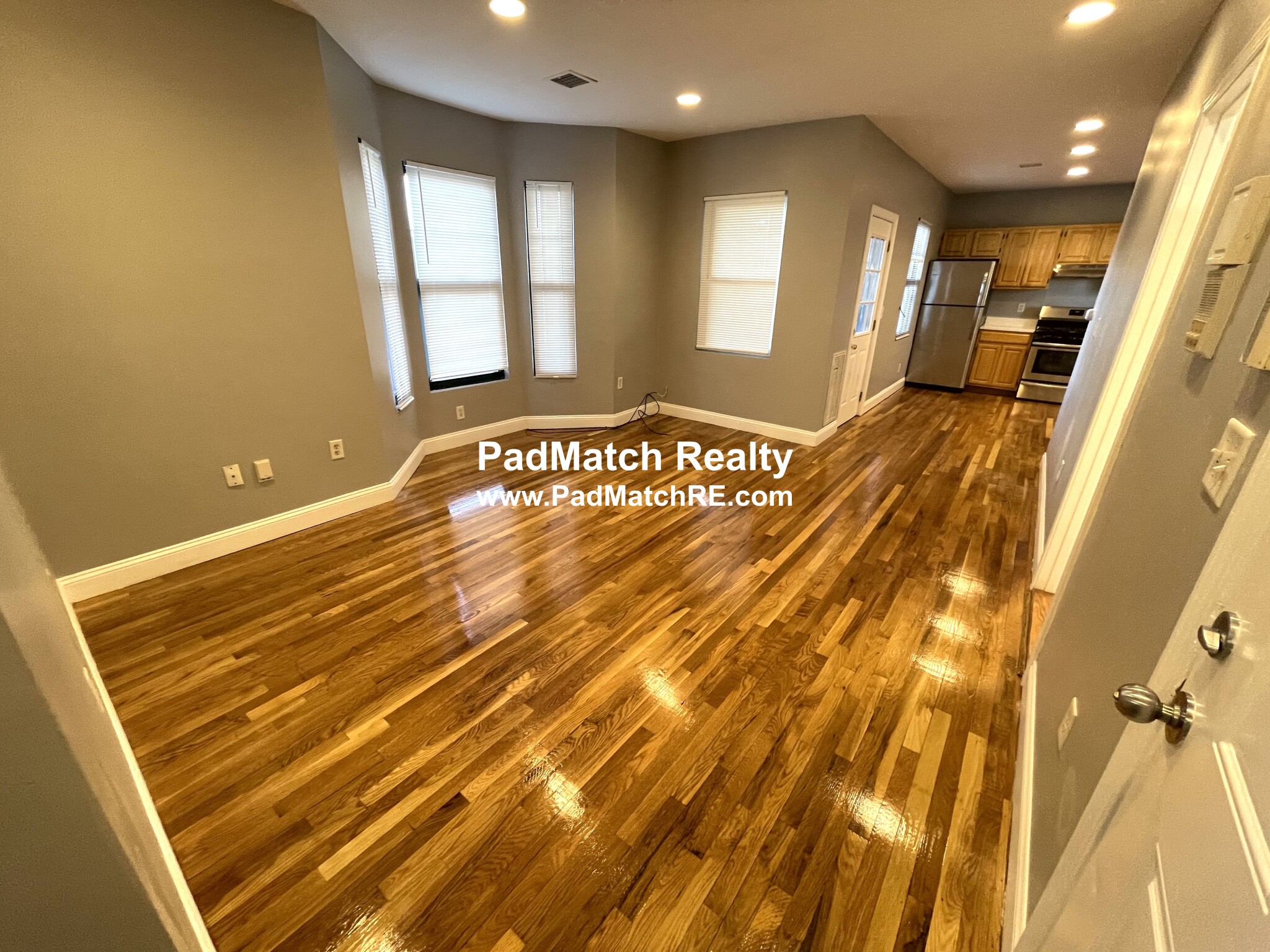 3 bed, 1 bath apartment for rent at 573 Dorchester Ave Unit 2, South Boston — photo 2 of 17