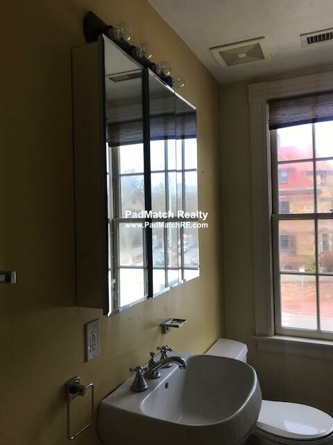 2 bed, 1 bath apartment for rent at 26 Garden St Unit 2, Cambridge — photo 4 of 8