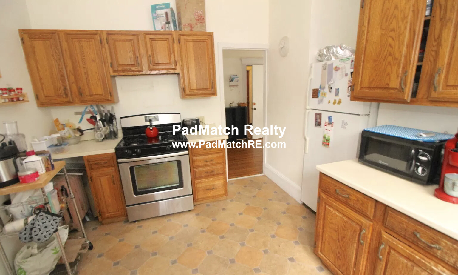 3 bed, 1 bath apartment for rent at 143 Kilsyth Rd Unit 3, Boston — photo 3 of 12