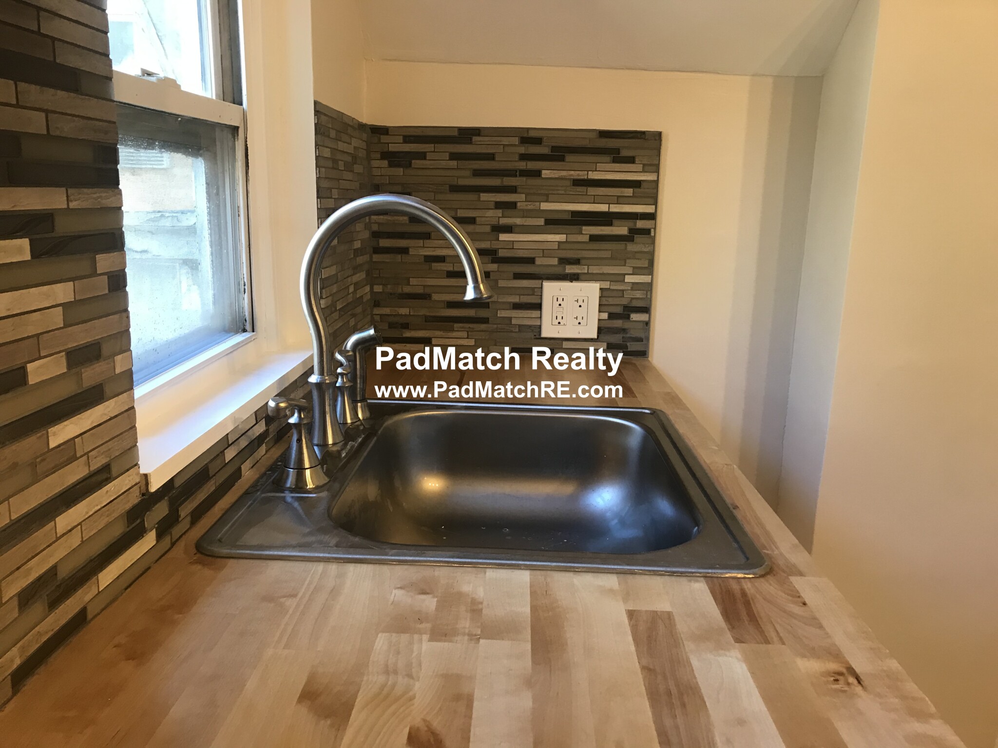4 bed, 1 bath apartment for rent at 1047 River St Unit 2, Hyde Park — photo 1 of 16