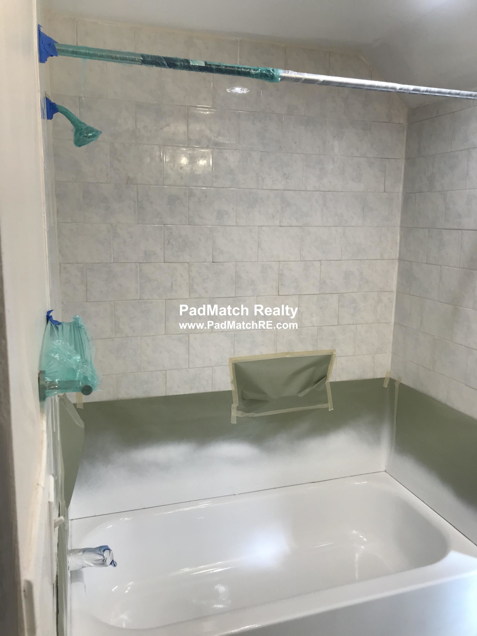 4 bed, 1 bath apartment for rent at 1047 River St Unit 2, Hyde Park — photo 6 of 16