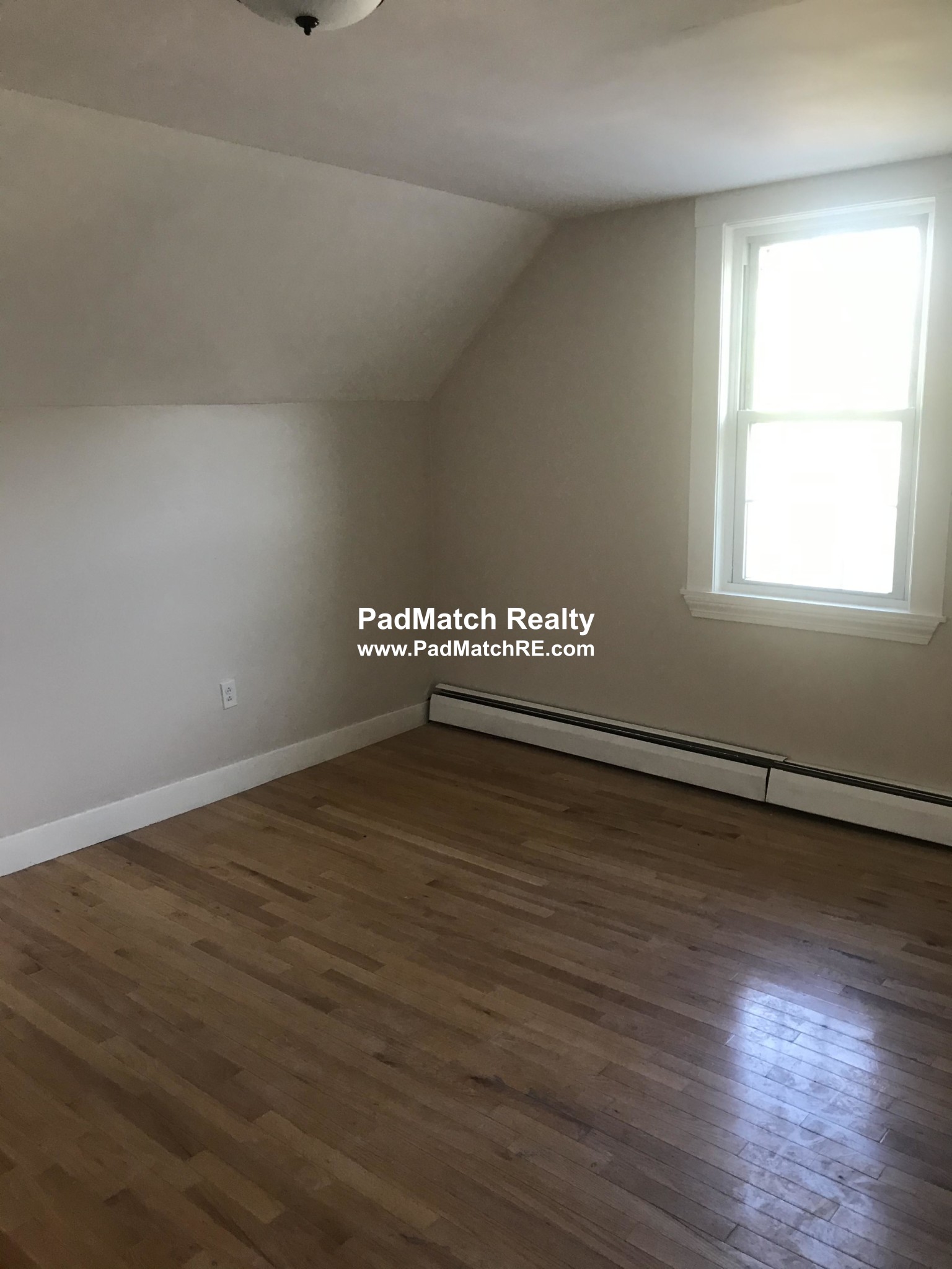 4 bed, 1 bath apartment for rent at 1047 River St Unit 2, Hyde Park — photo 12 of 16