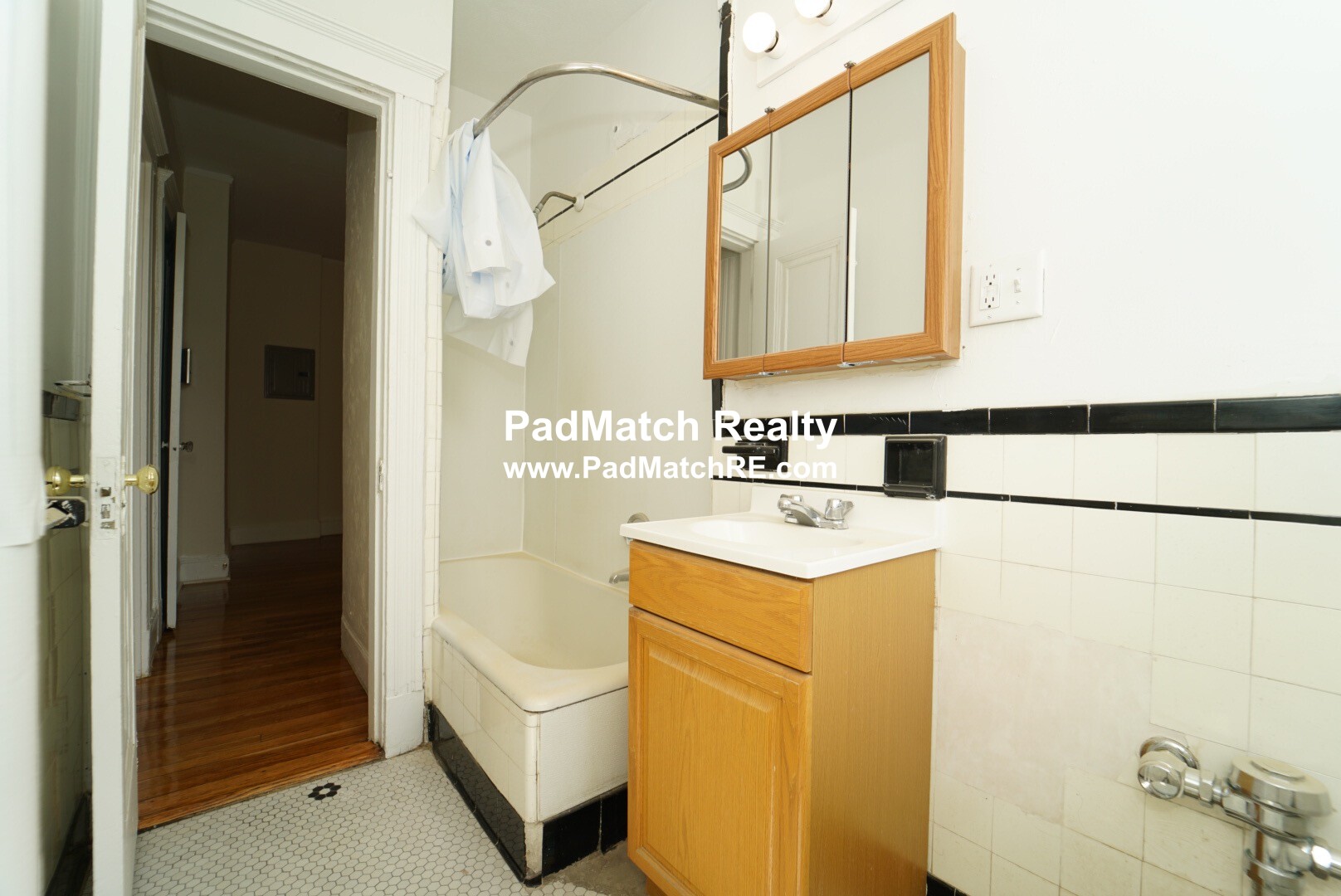 1820 Commonwealth Ave, Allston