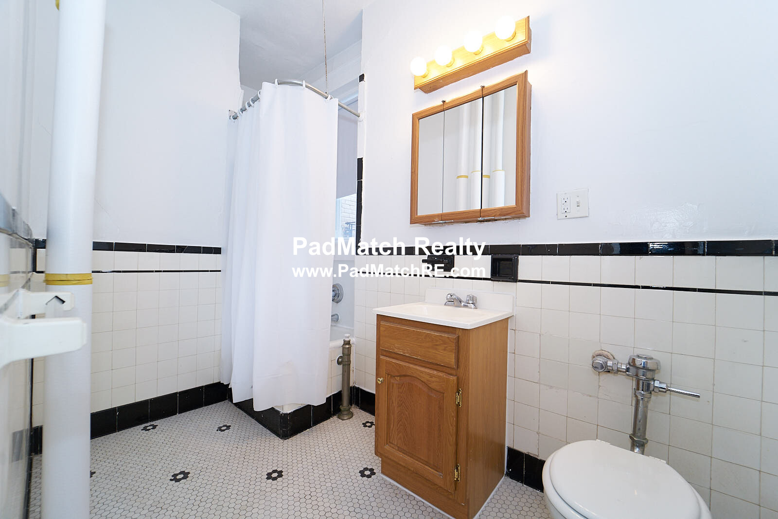 1820 Commonwealth Ave, Brighton