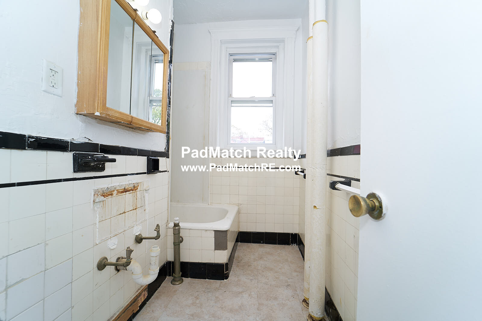 1800 Commonwealth Ave, Brighton